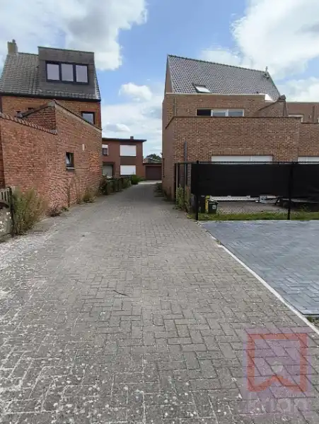 Open autostaanplaatsen te huur Kapellestraat Laakdal foto 2