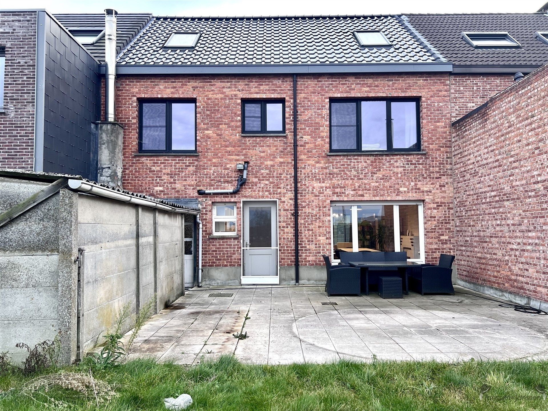 Rijwoning met 4 slaapkamers & tuin foto 13