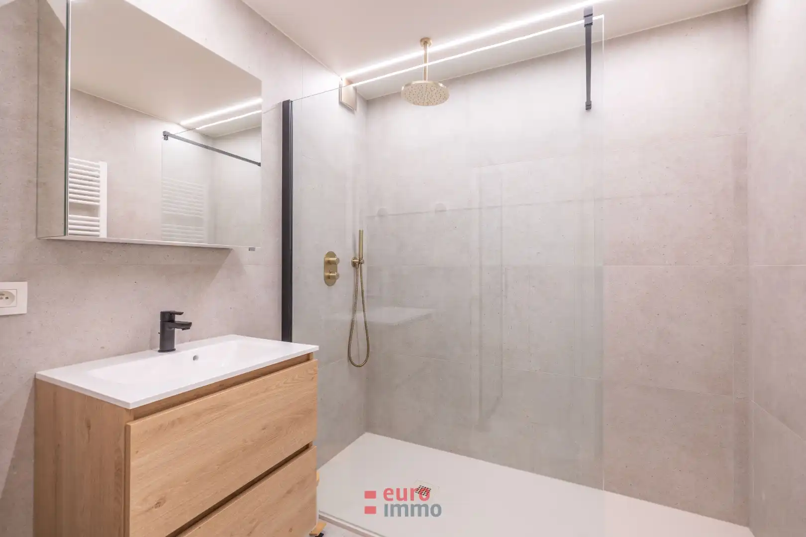 High-end afgewerkte topper met 2 slaapkamers én super groot terras! foto 8