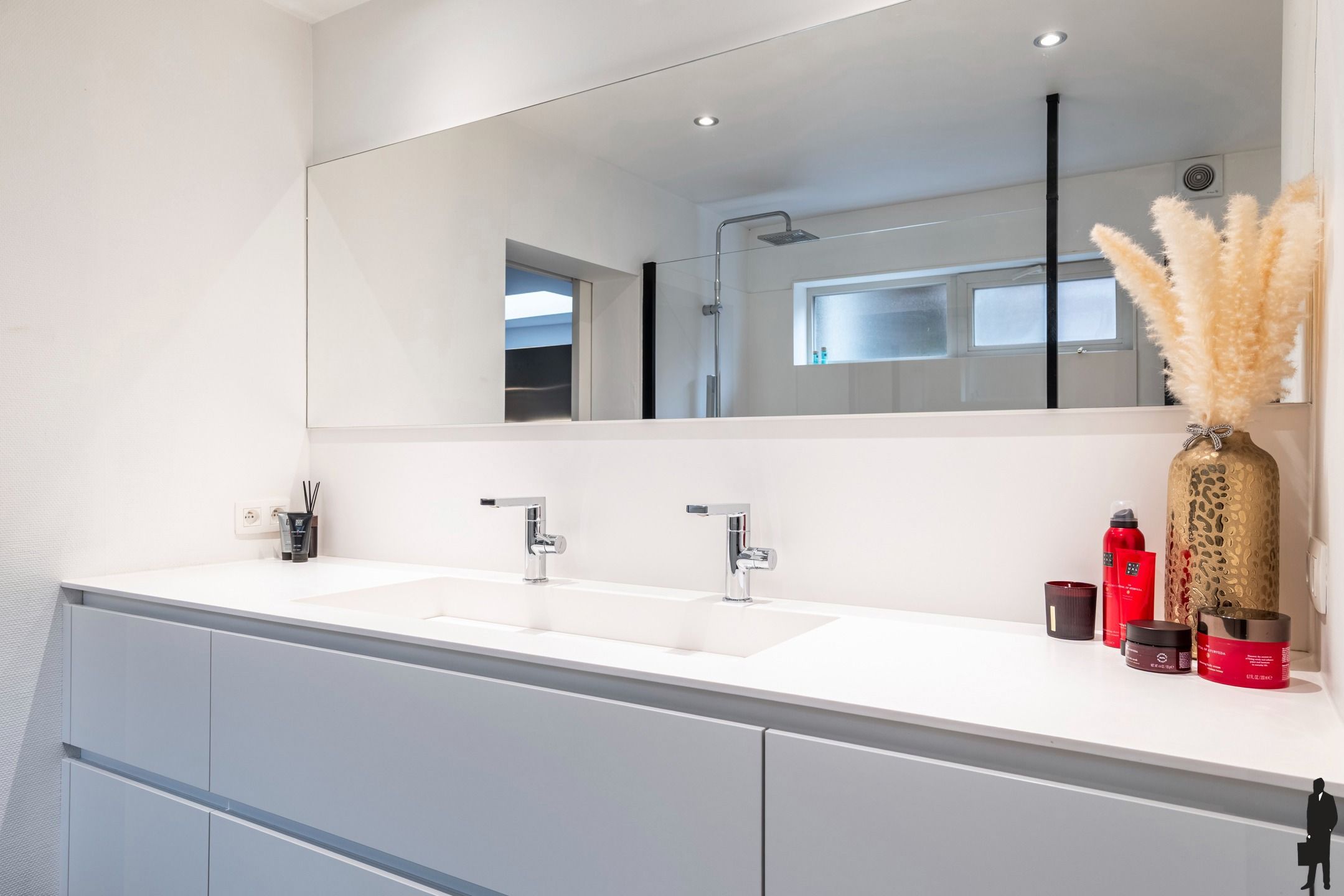 Instapklare stadswoning met diepe tuin en garage. foto 13