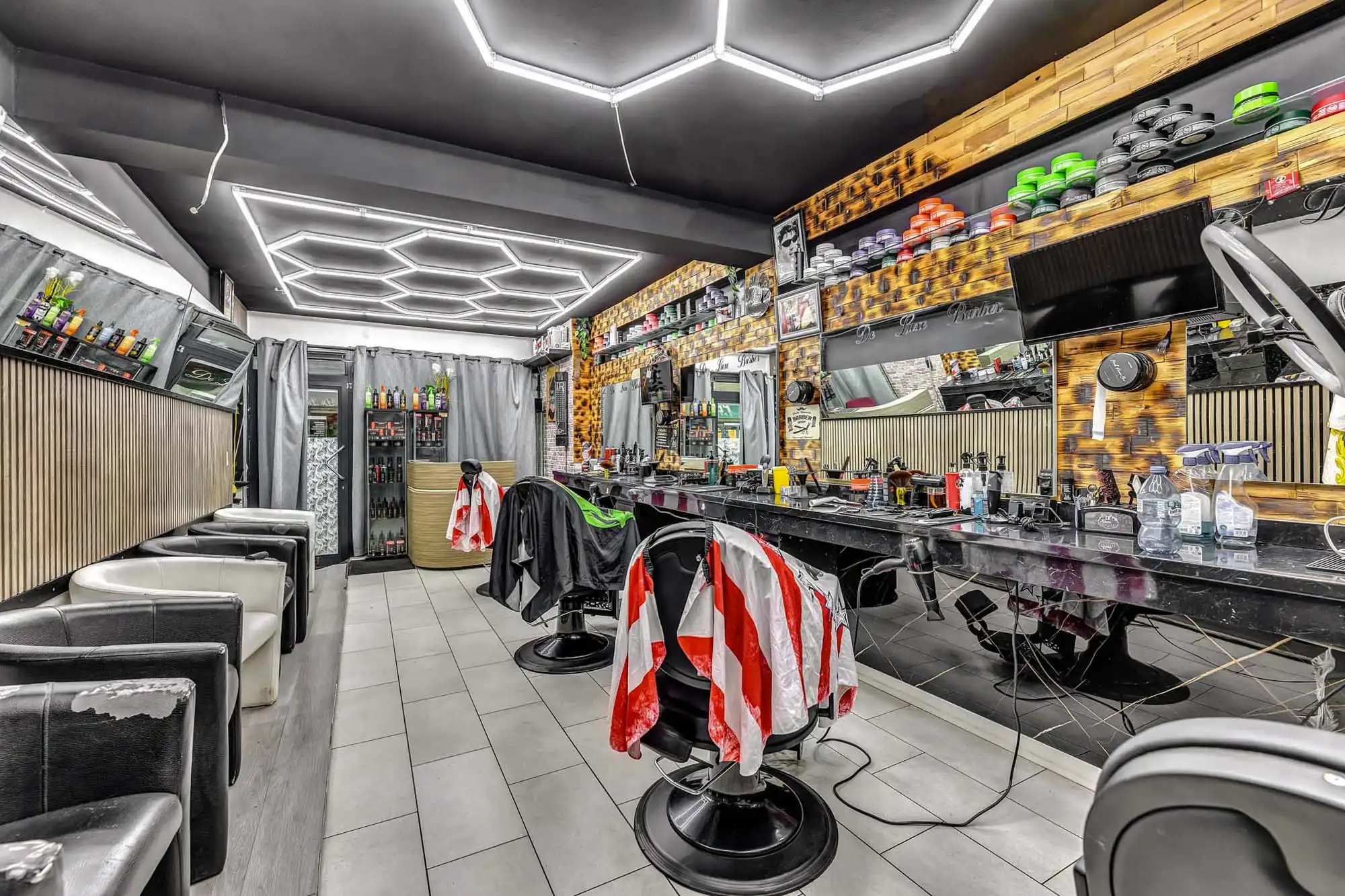 Interessant investeringspand met handelspand en appartement foto 4