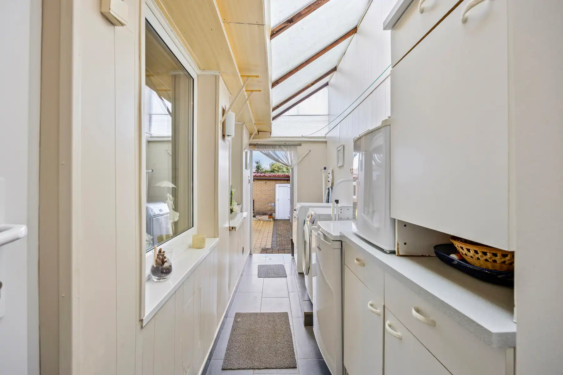 Instapklare rijwoning met 2 slaapkamers en terras foto 13