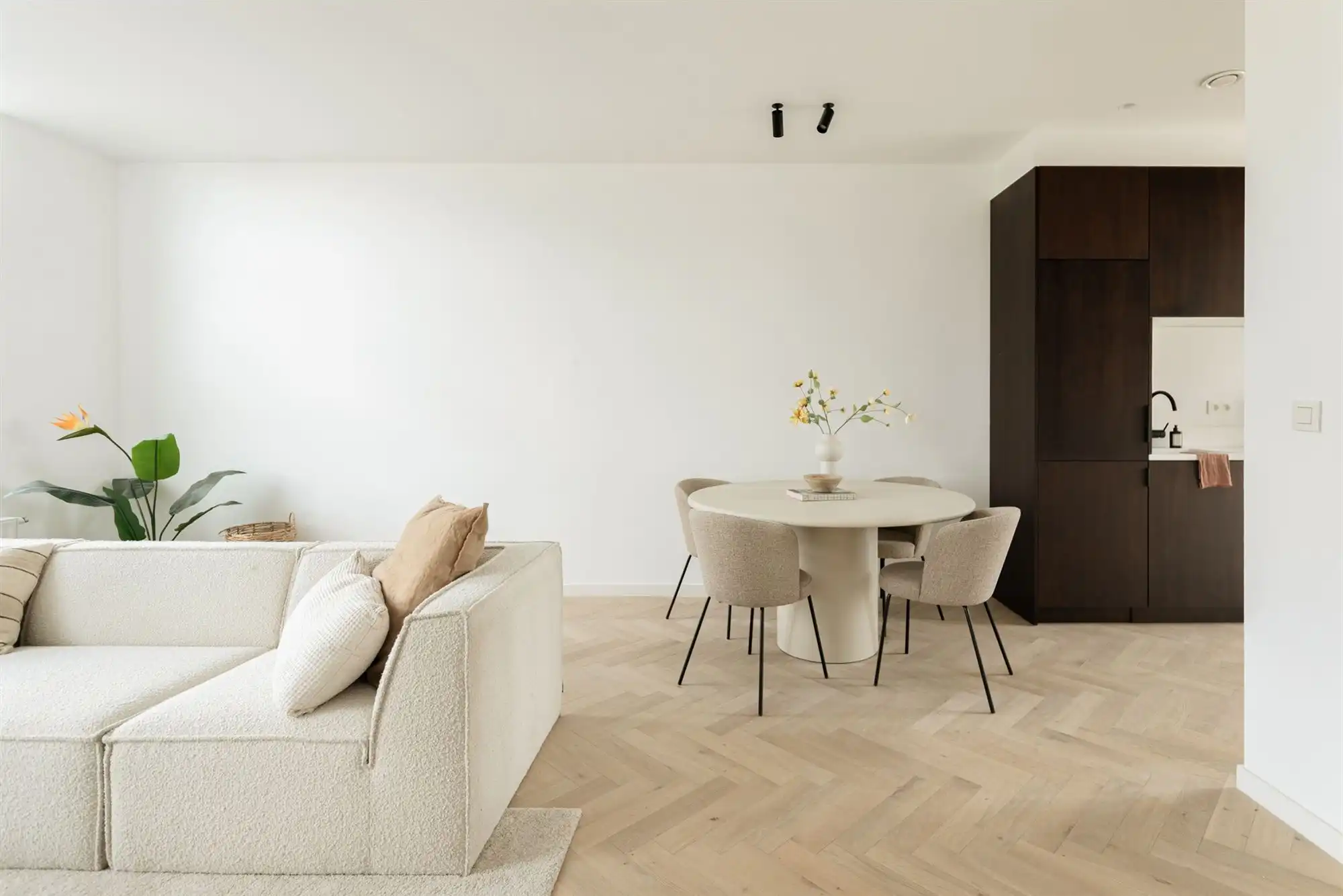 Energetisch gerenoveerd appartement met gezellig terras foto 6