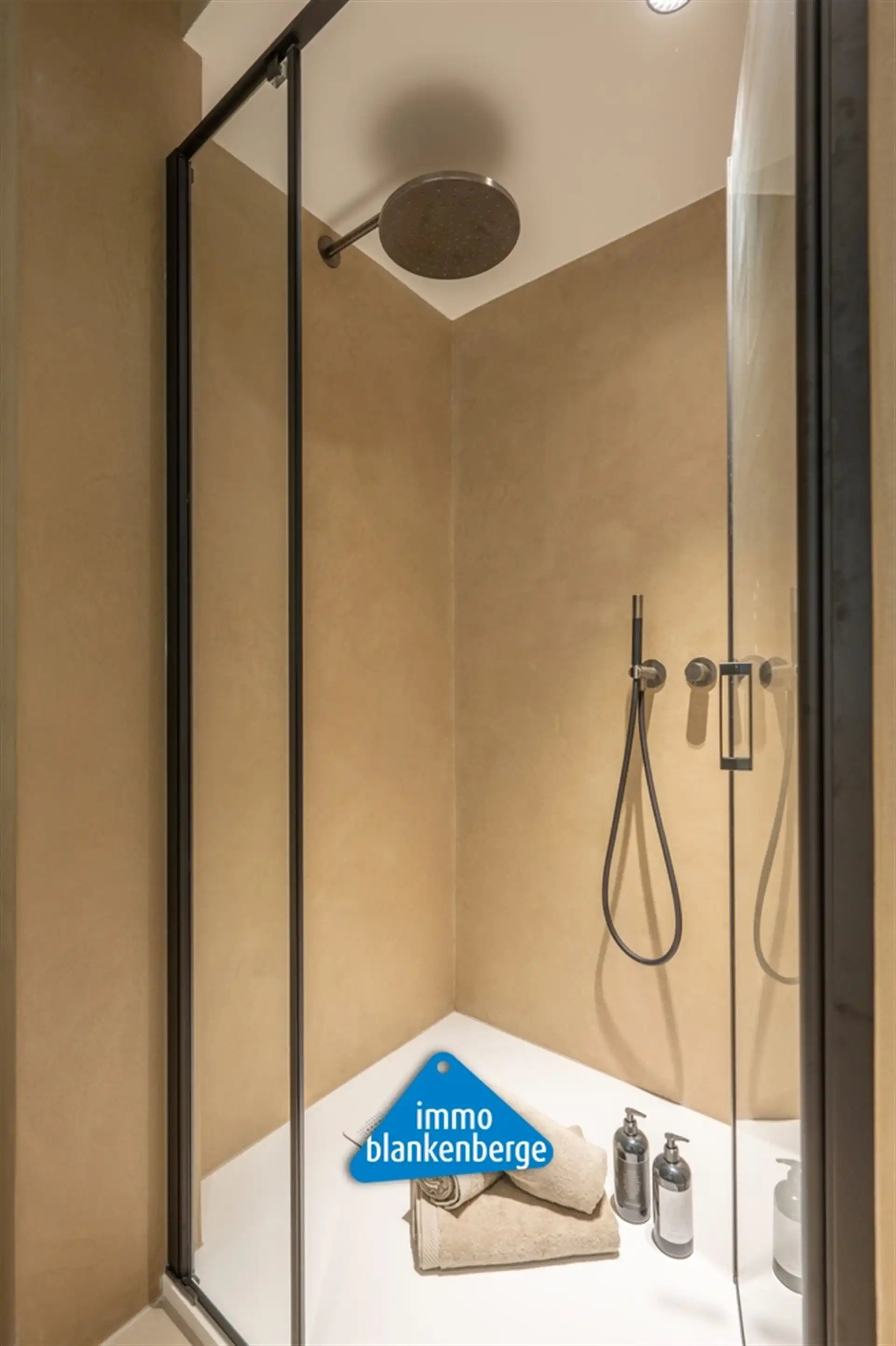 Luxueus appartement met 3 slaapkamers op de Zeedijk in Blankenberge met adembenemend zeezicht foto 21