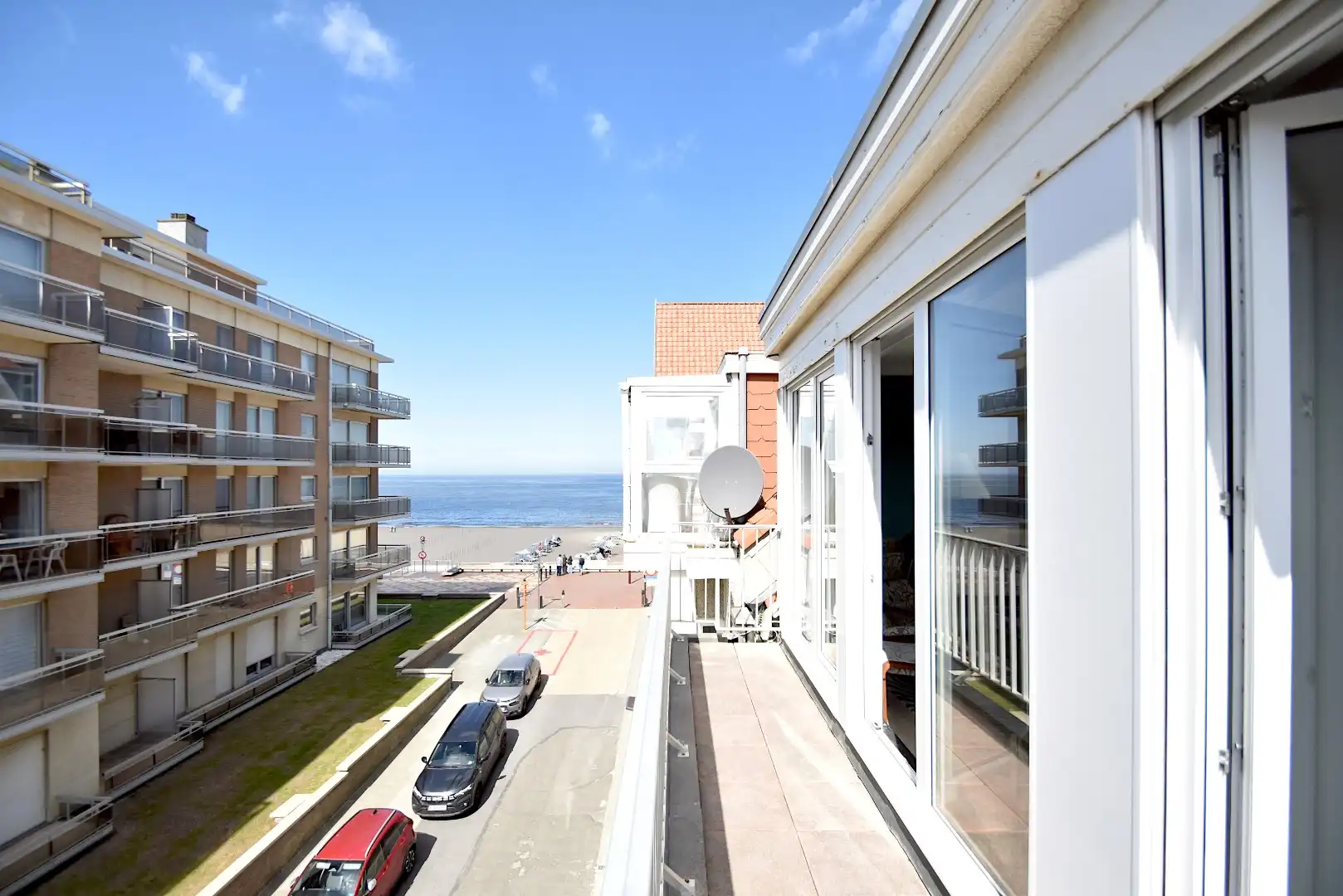 Residentie Zeegenot — Ruim appartement met zeezicht op een boogscheut van de dijk, De Haan foto 6