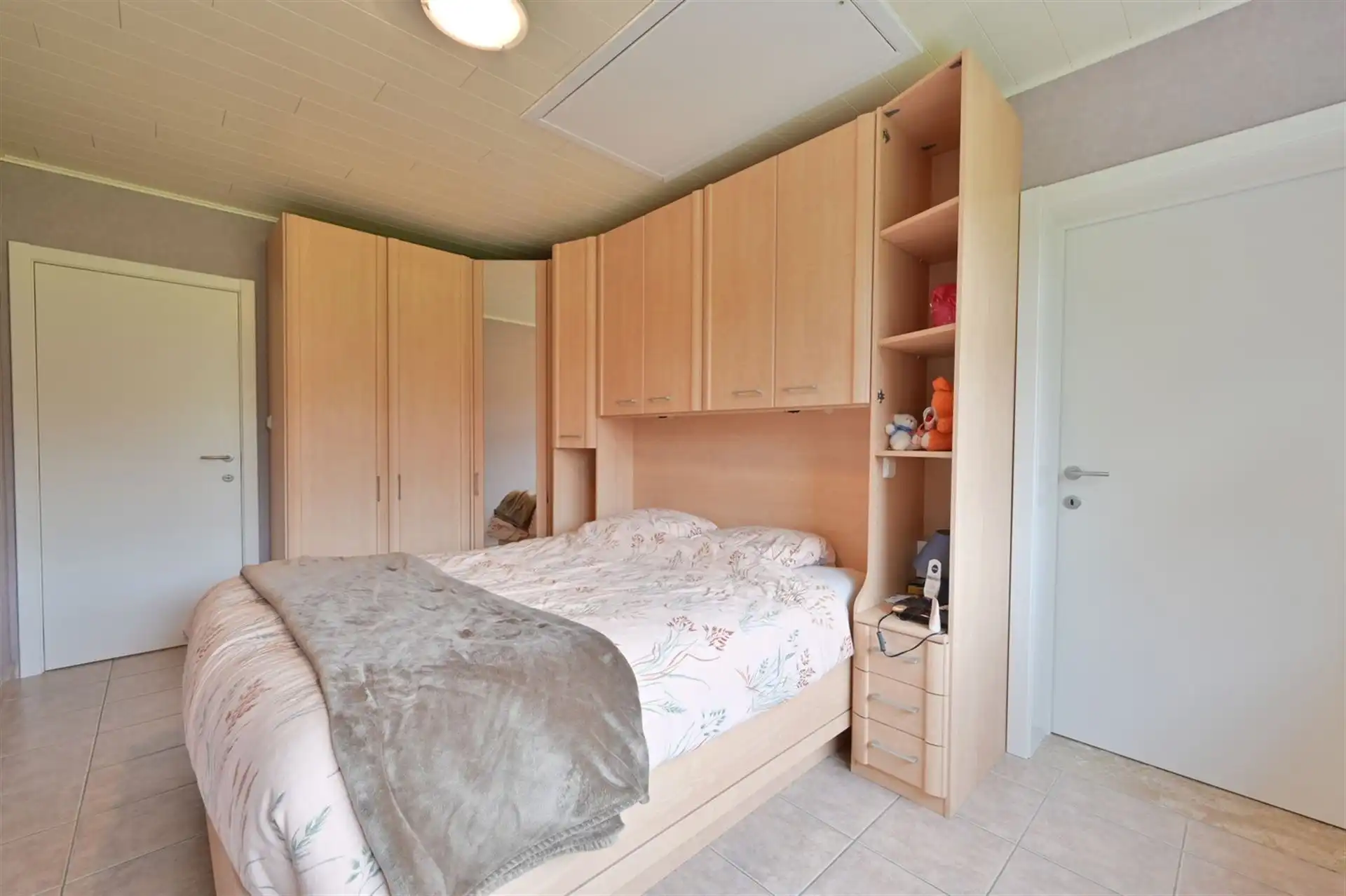 Zeer rustig gelegen laagbouwwoning, 3 slaapkamers, instapklaar op een perceel van 790m² foto 12