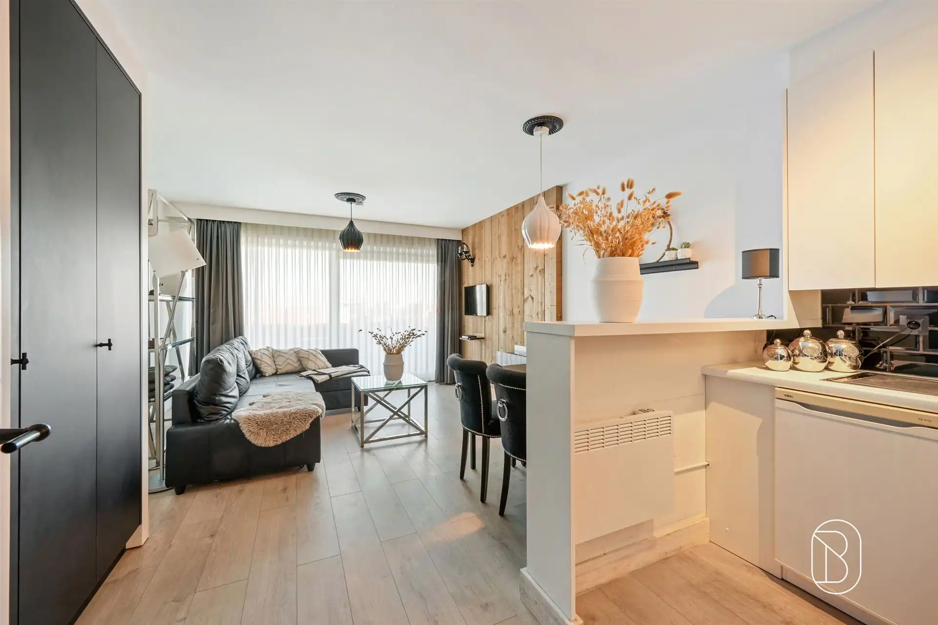 Topgelegen aan de havengeul: instapklare studio met groot terras!  foto 6