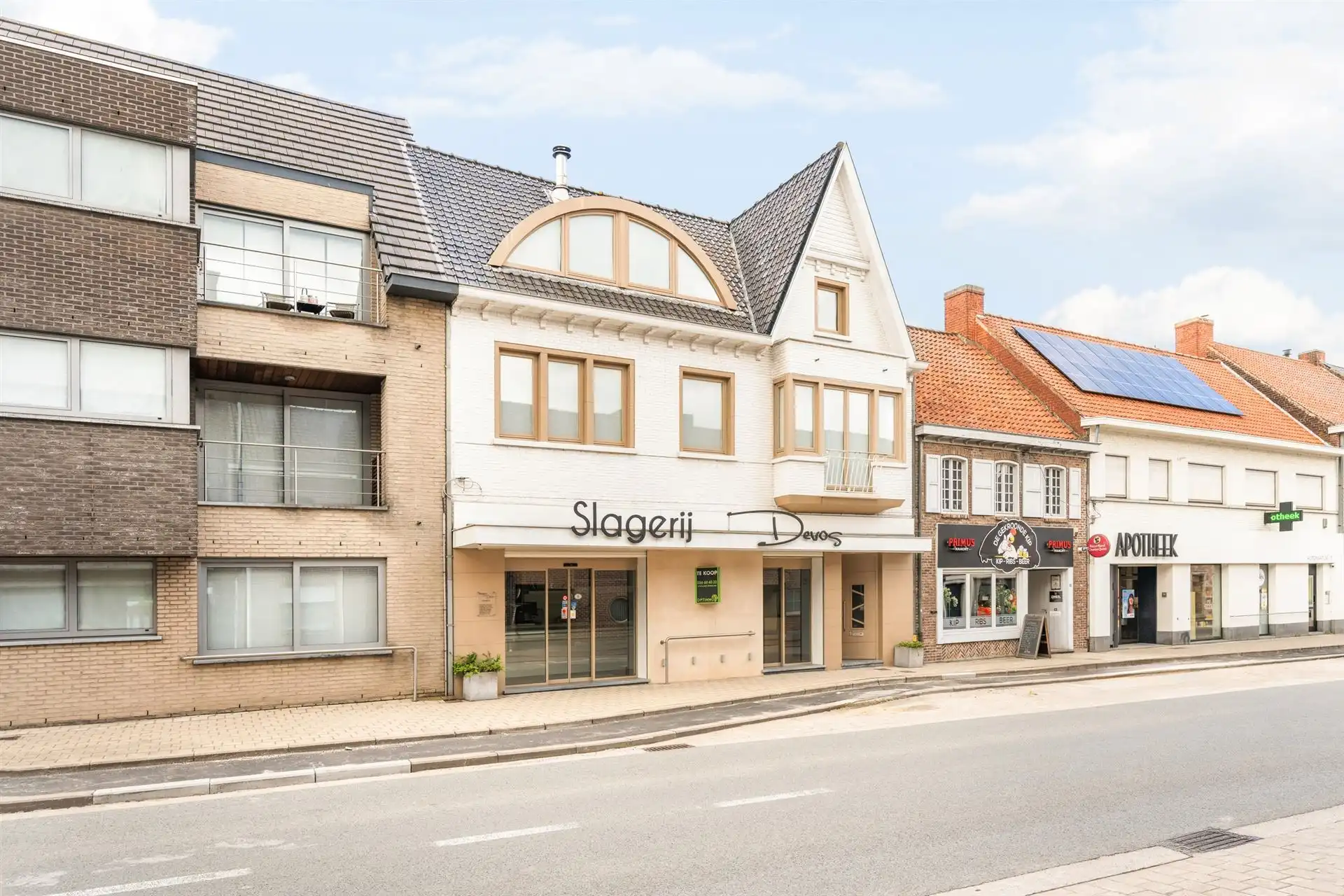 Unieke combinatie van wonen en werken in Sint-Eloois-Vijve! foto 3