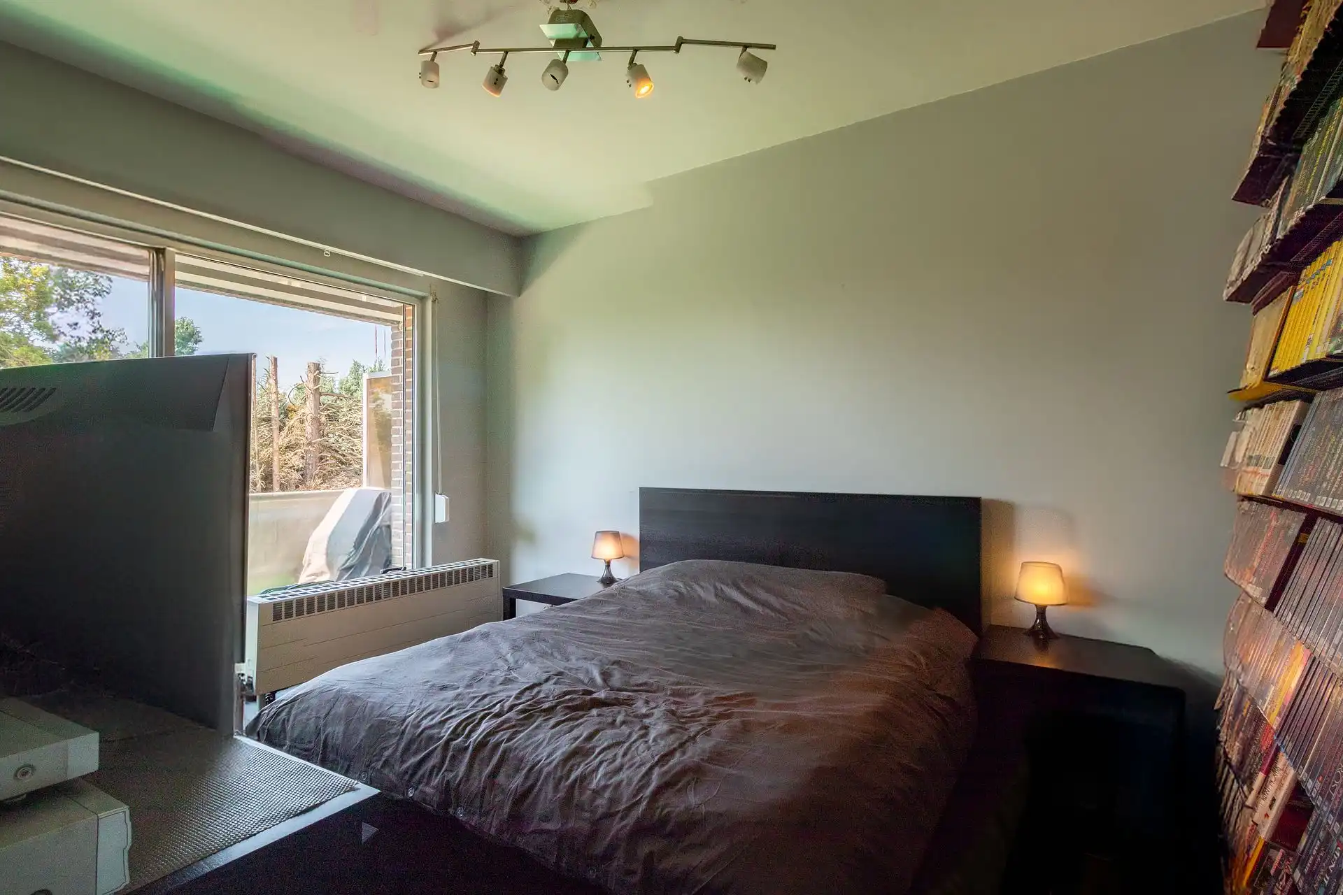 Praktisch appartement met garagebox en twee terrassen foto 8