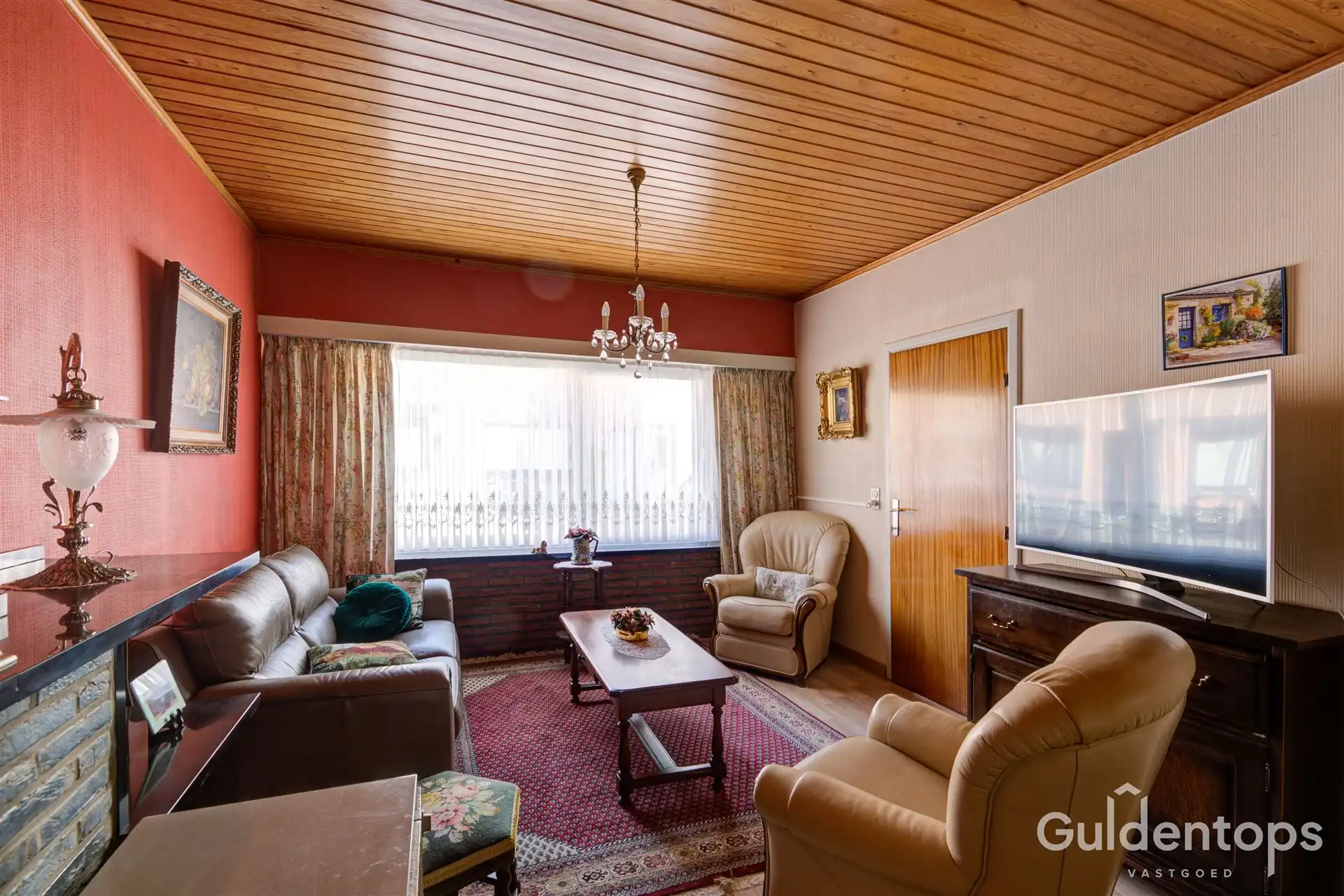 Zeer goed gelegen rijwoning foto 9