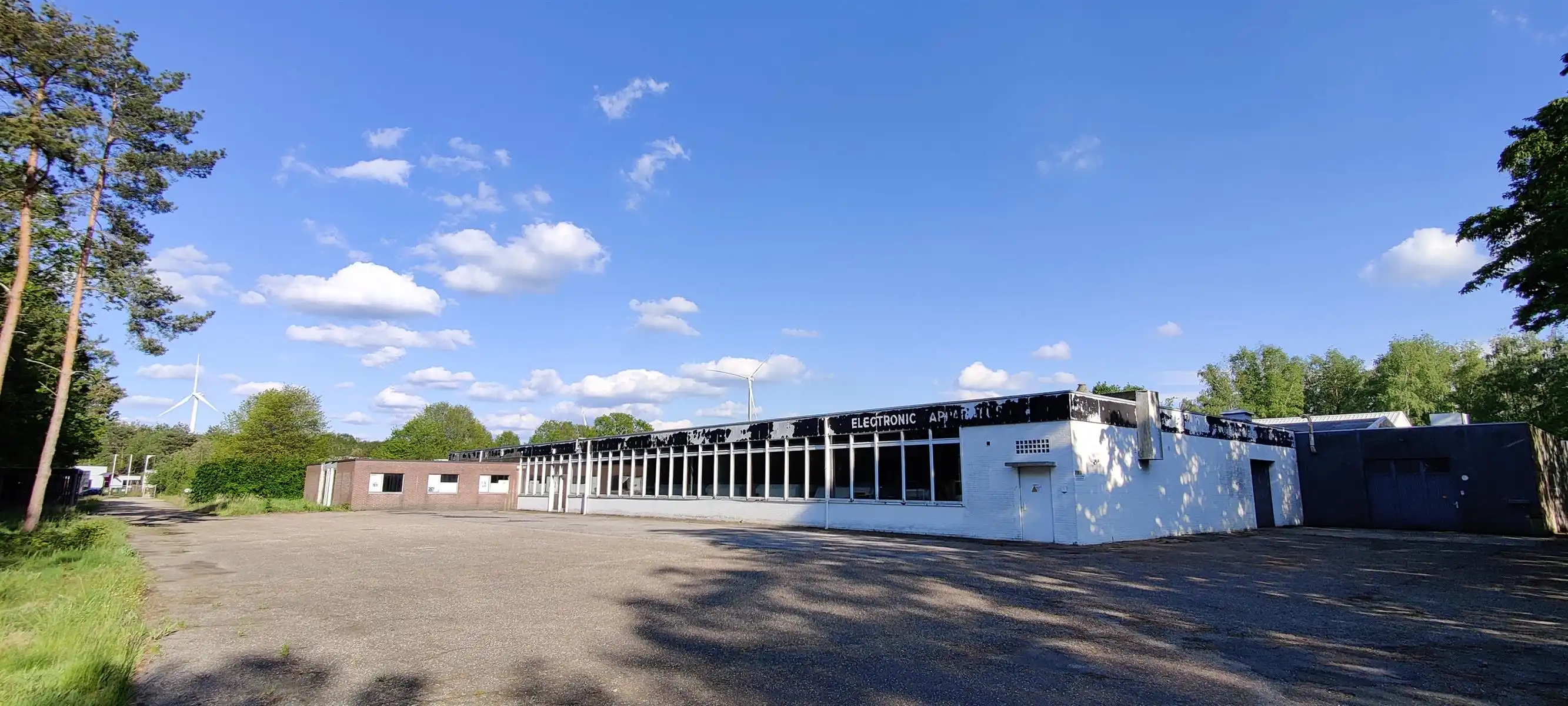 Industriegrond circa 25500 m² met bedrijfsgebouw en loods foto 20