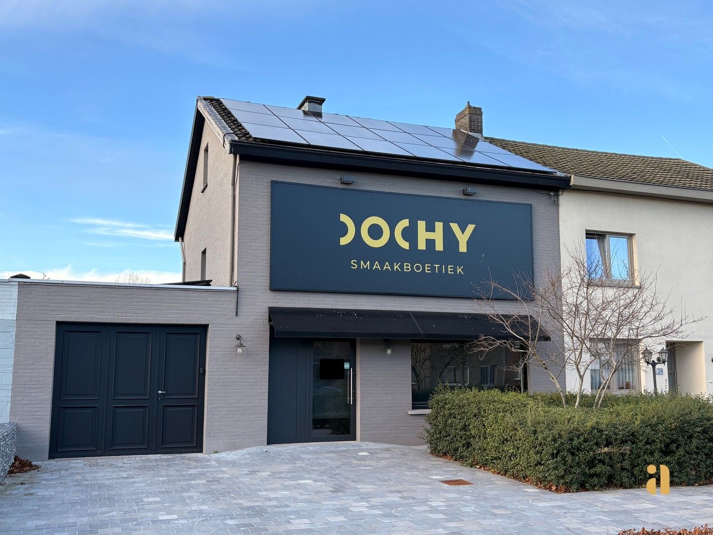 Een uniek pand dat je volledig kan omtoveren tot een prachtige woning foto 16