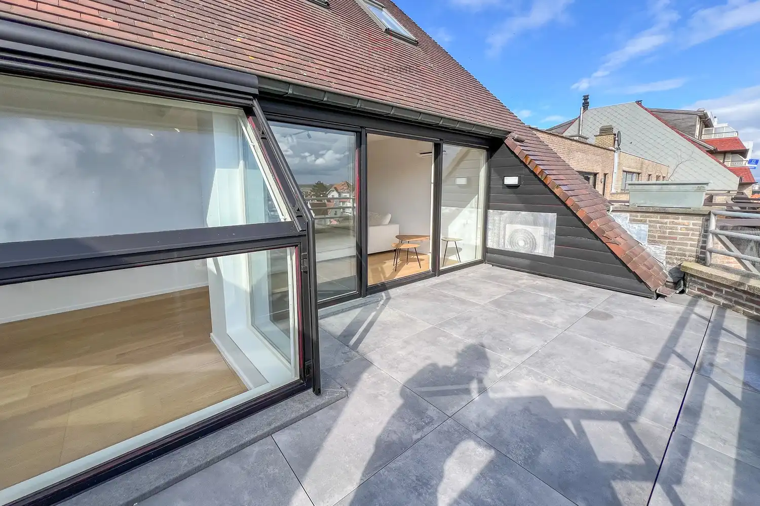 Ruim en lichtrijk appartement vlakbij het strand van Duinbergen foto 15