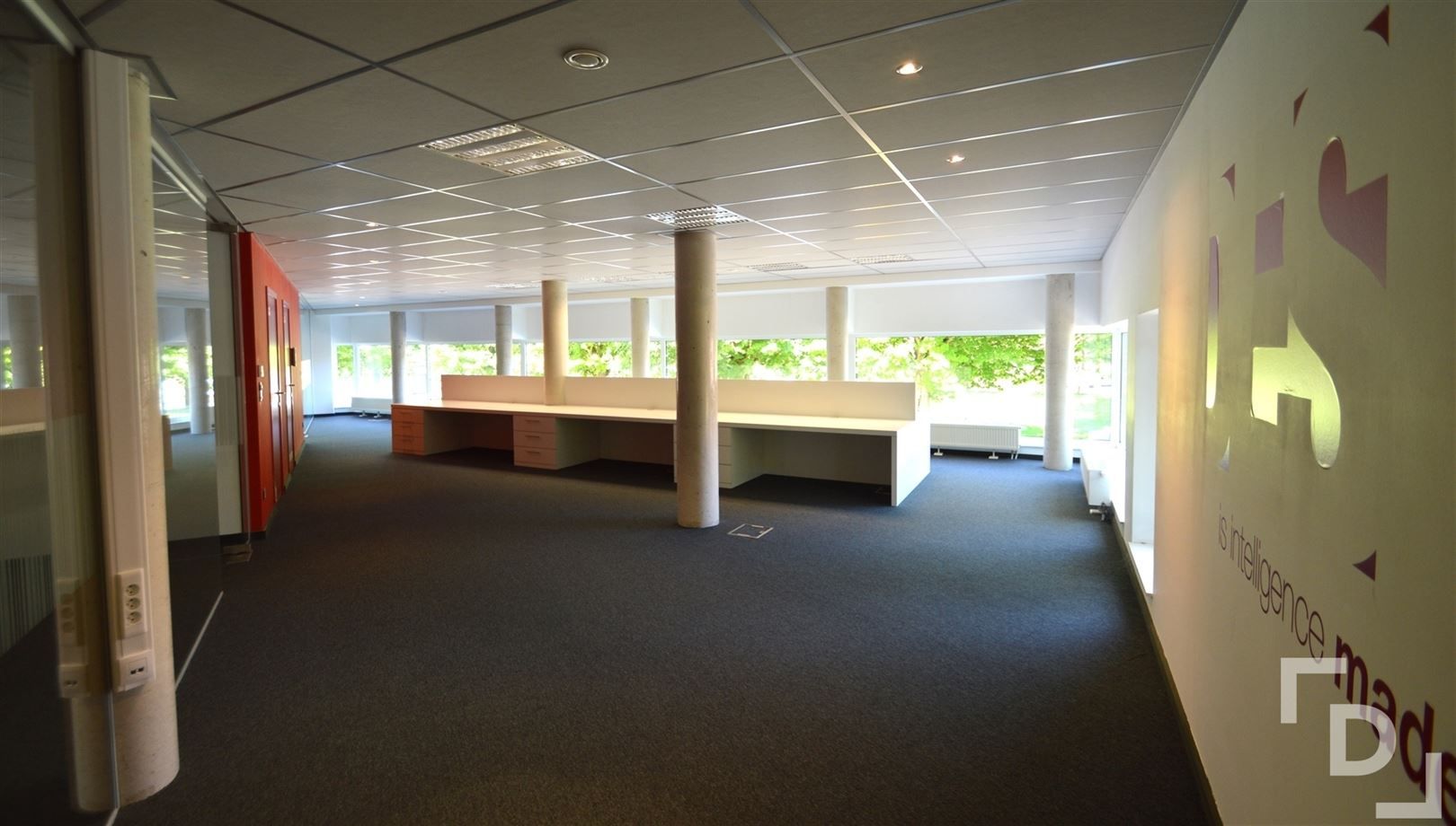 Ingericht kantoor met ontvangstruimte foto 6