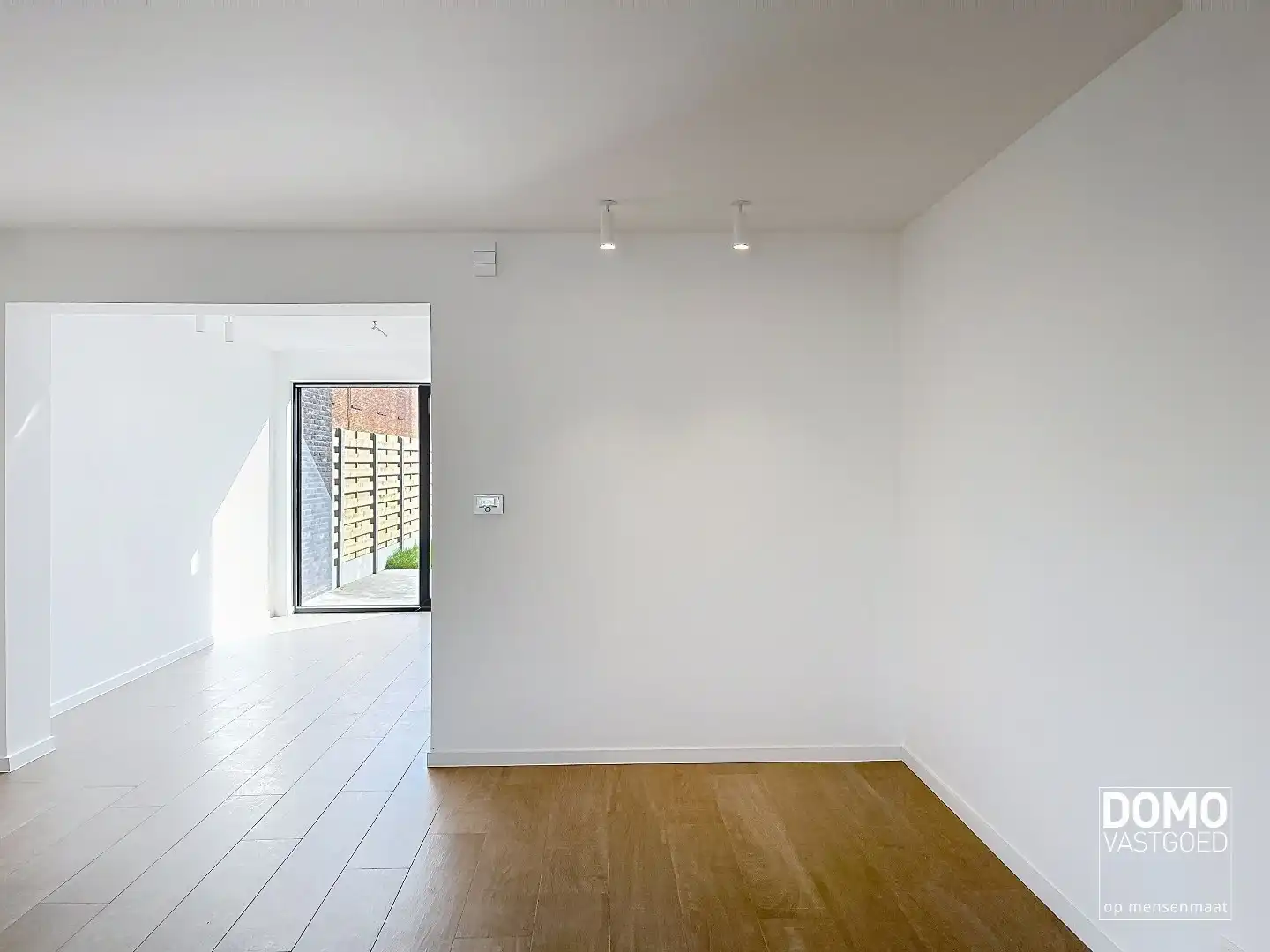 Instapklare totaalrenovatie met luxueuze afwerking, 4 slaapkamers en zuidgerichte tuin foto 4