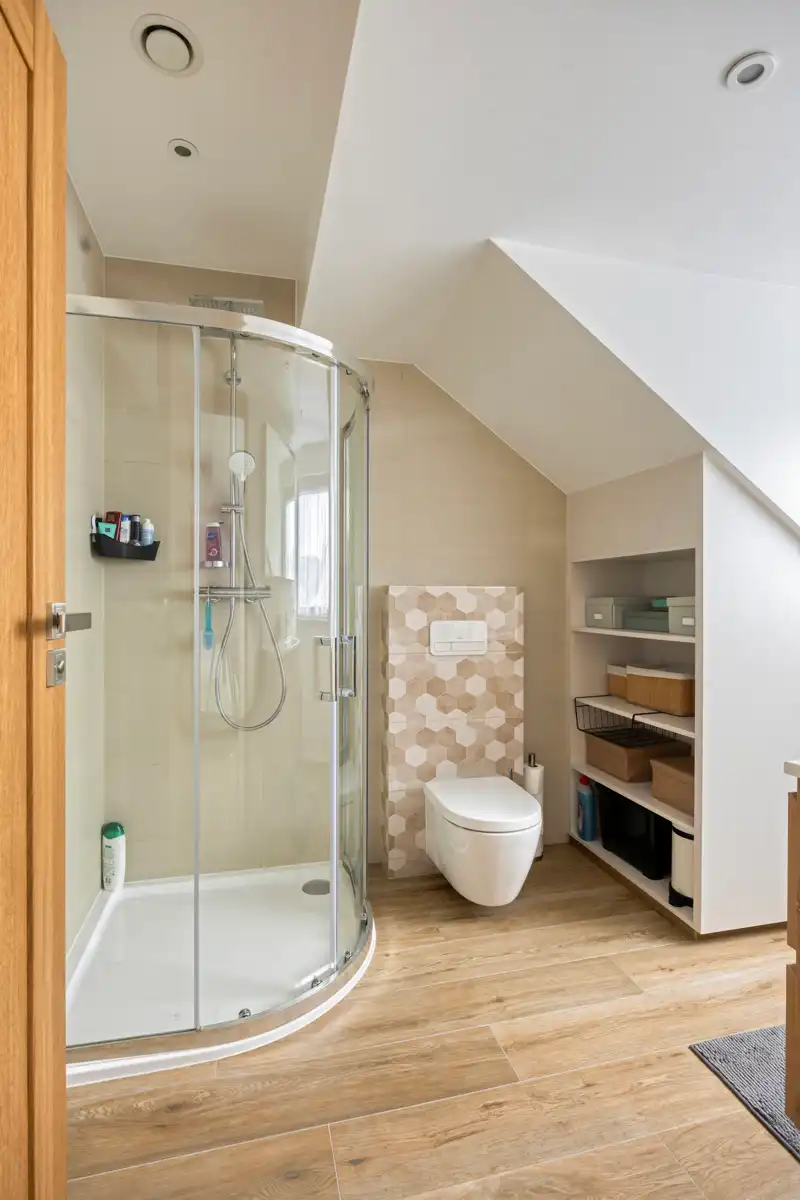 Gerenoveerde woning met 3 slaapkamers, 2 badkamers en garage foto 19