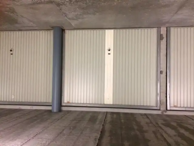 Garage op 400m van het centrum en op 250m van de Zeedijk foto 4