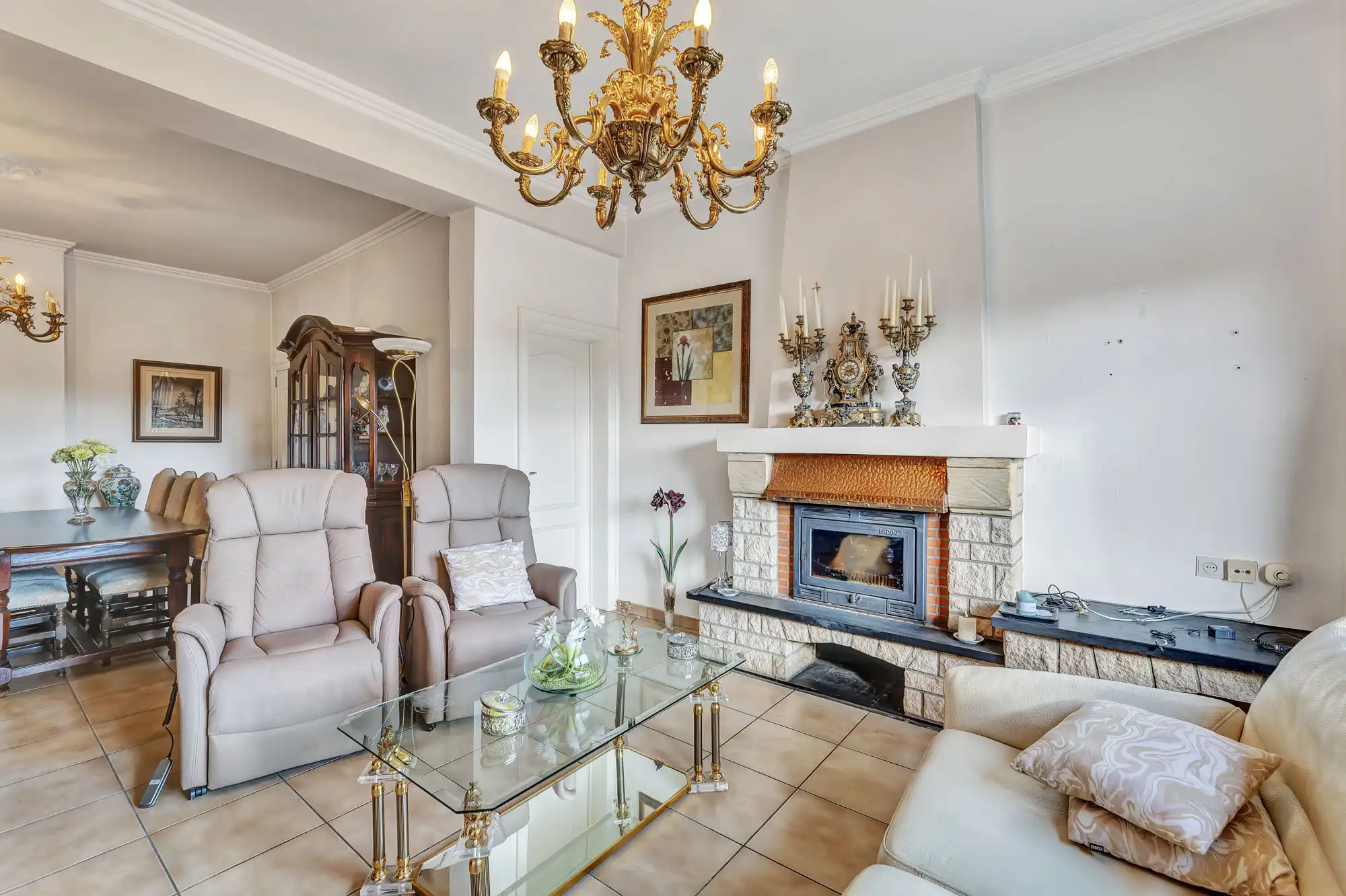 Goed onderhouden woning met garage foto 3