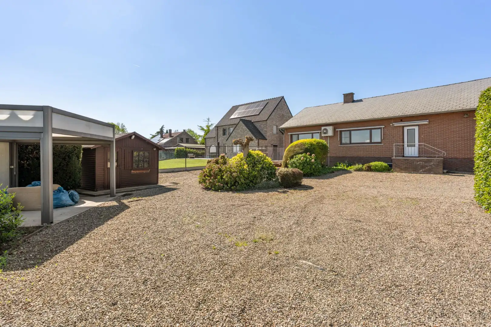 Gelijkvloerse gezinswoning op een ruim perceel van 9a51ca op een rustige locatie met uitzicht op achterliggende weilanden!  foto 27