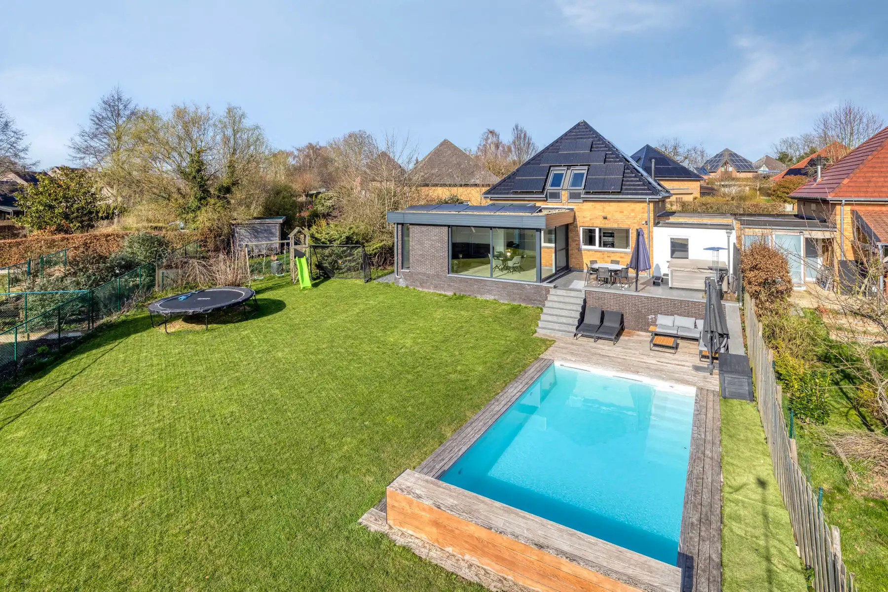 Rustig gelegen instapklare woning met 4 slkmrs foto 22