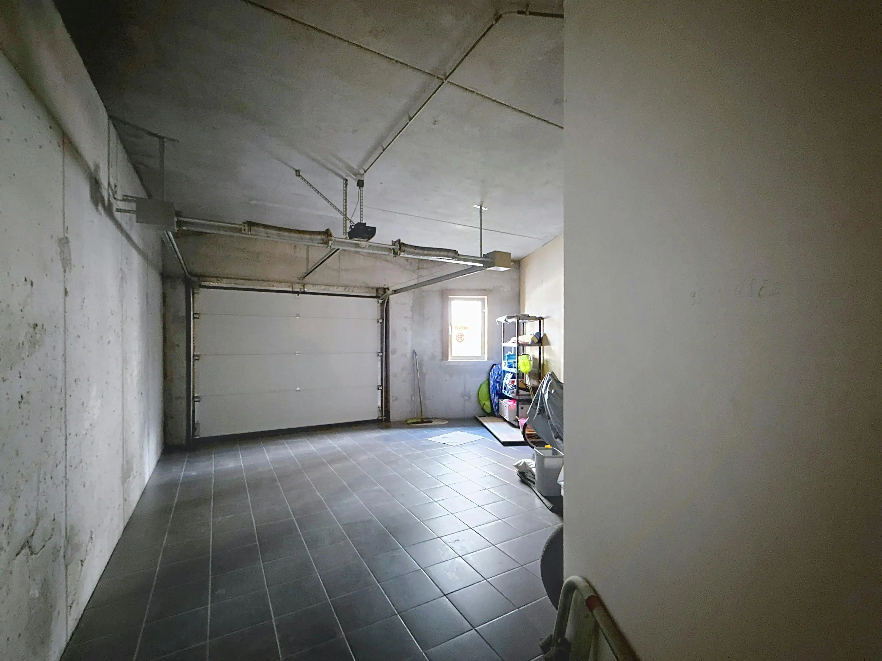 Gelijkvloers appartement met ruime garage in centrum Sint-Idesbald foto 12