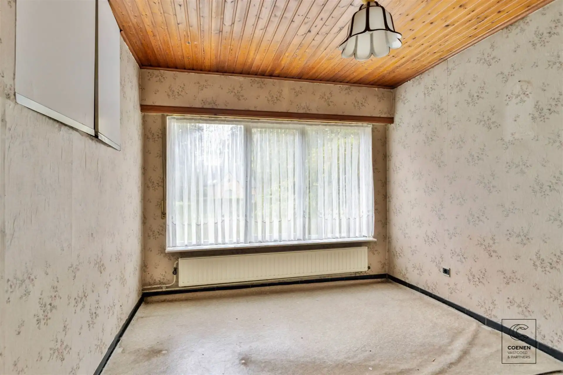 Te renoveren woning met 4 à 5 slpk' s, 236 m² bew. opp. op perceel van 3.990 m²! foto 20