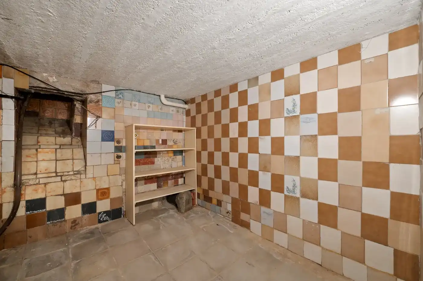Te renoveren woning met 3 slaapkamers, garage en nabij voorzieningen foto 24