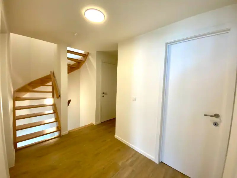 Zeer recente, instapklare woning met 3 slaapkamers en tuin foto 12