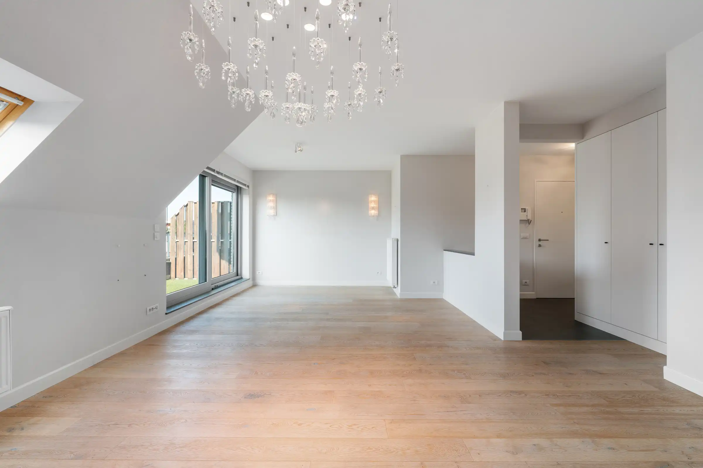 Instapklaar duplexappartement met twee slaapkamers foto 3