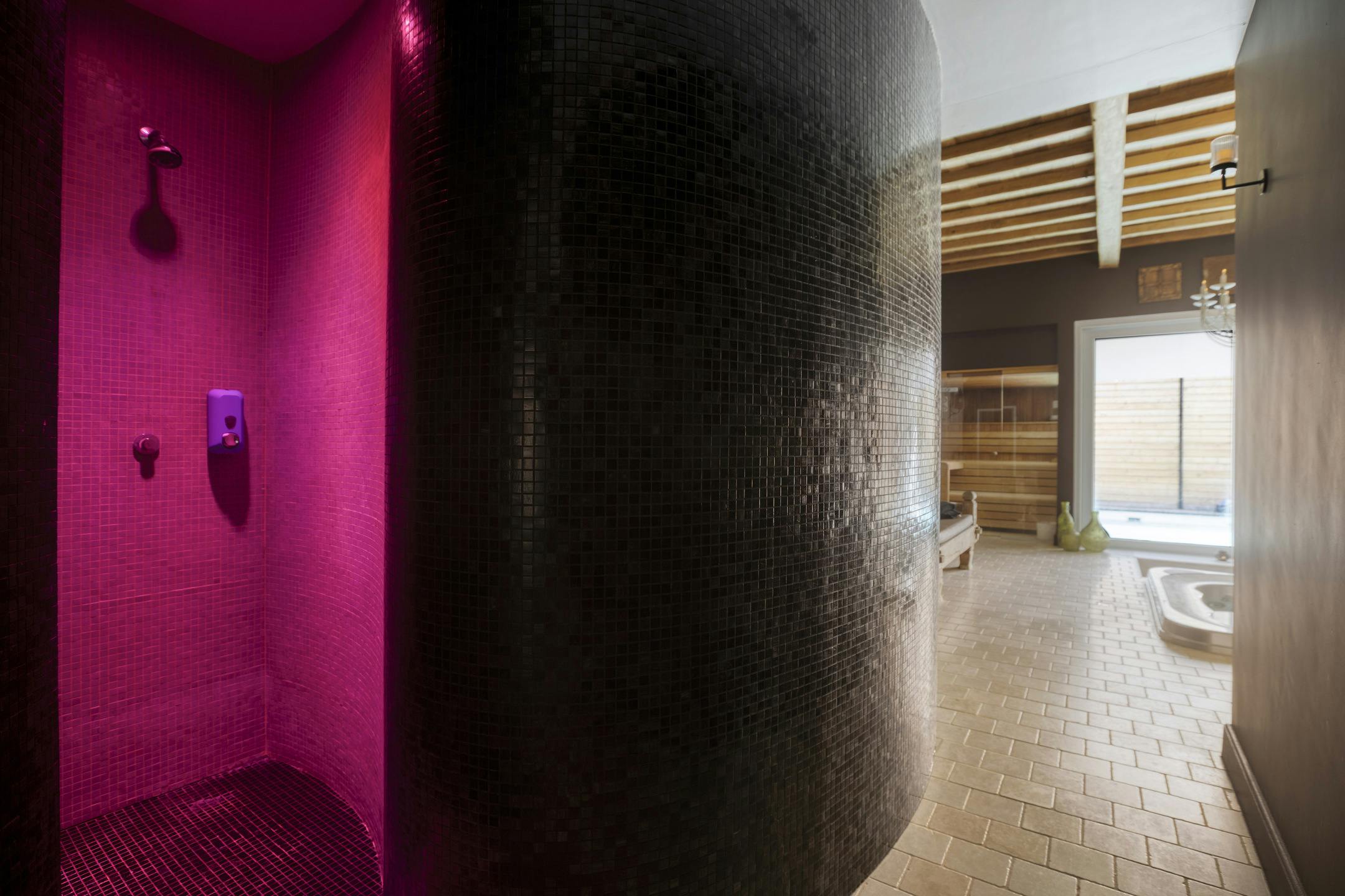 Opbrengsteigendom met 2 privatieve sauna's met Appartement foto 14