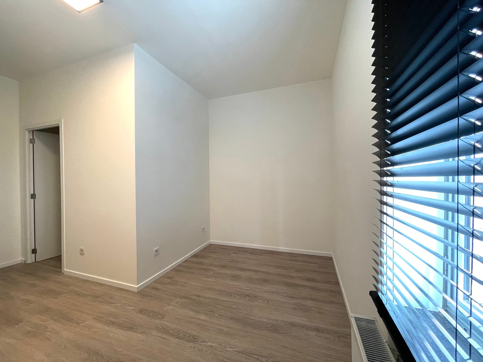 Gerenoveerde rijwoning met drie slaapkamers foto 7