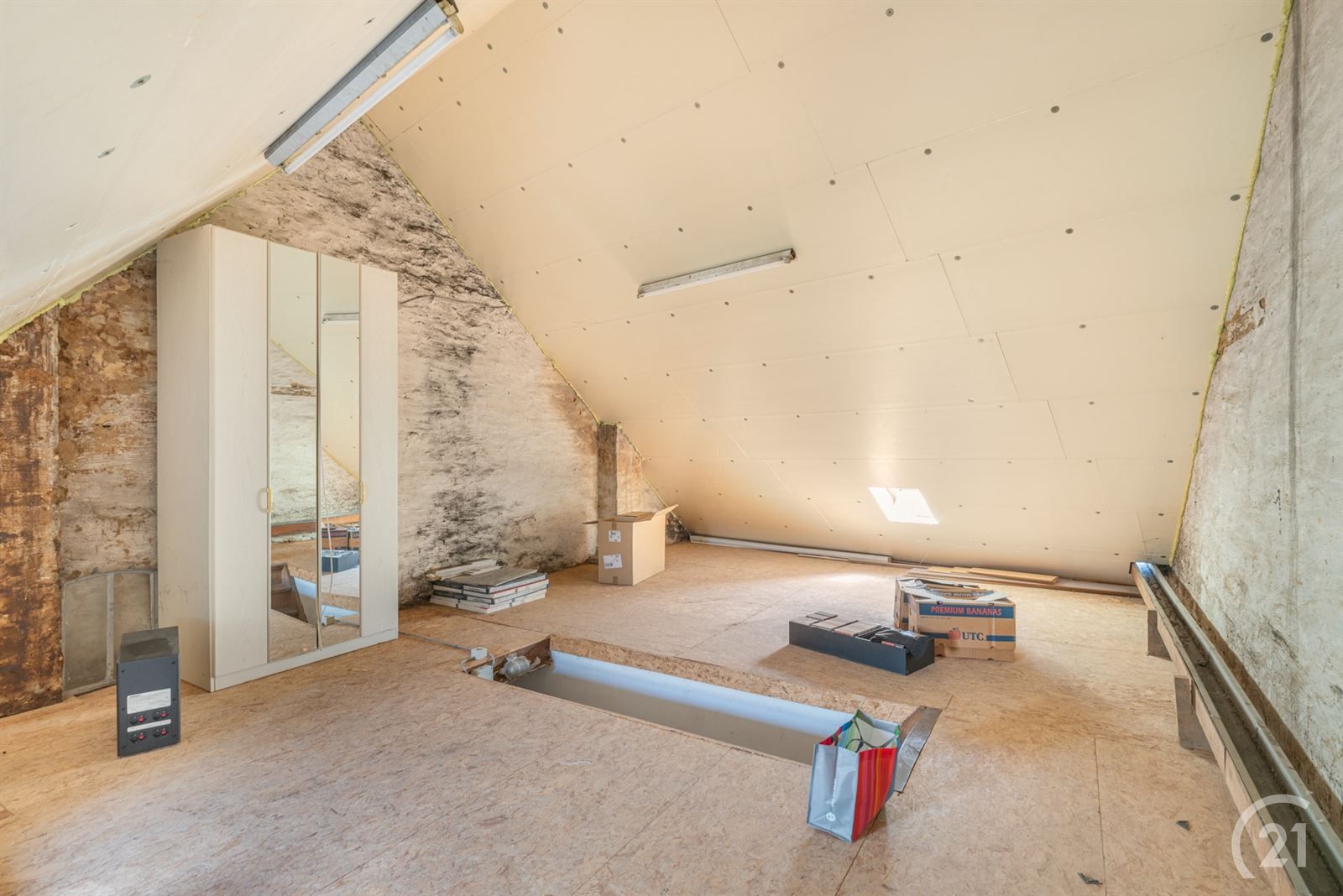 Instapklare woning met handelsruimte te Brakel! foto 10