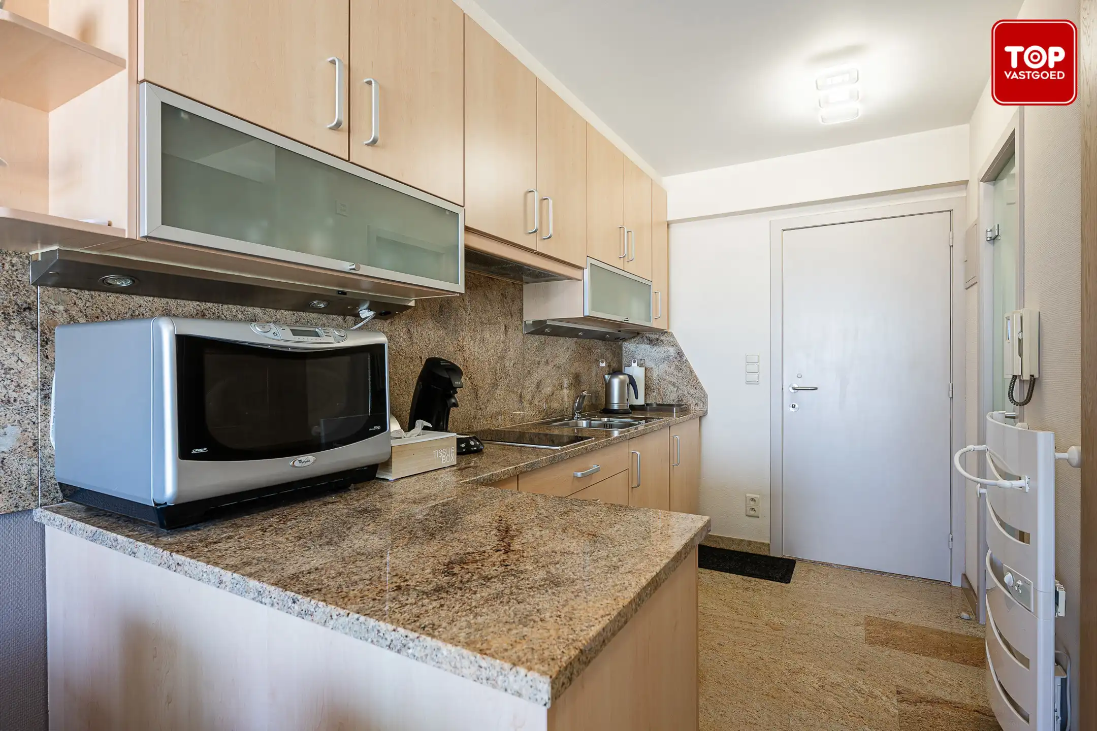 Instapklare studio appartement met zeezicht foto 6