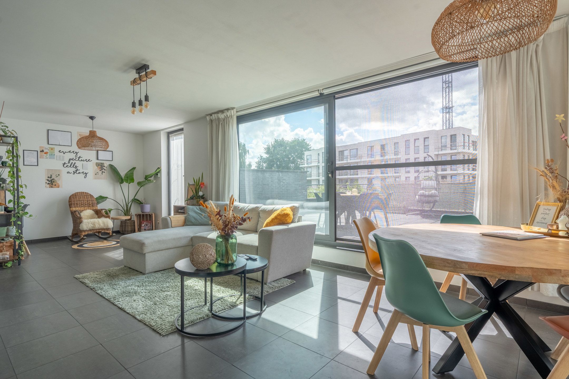 Duplex met 3 slpk's, terras en 2 garageboxen te Oud-Turnhout foto {{pictureIndex}}