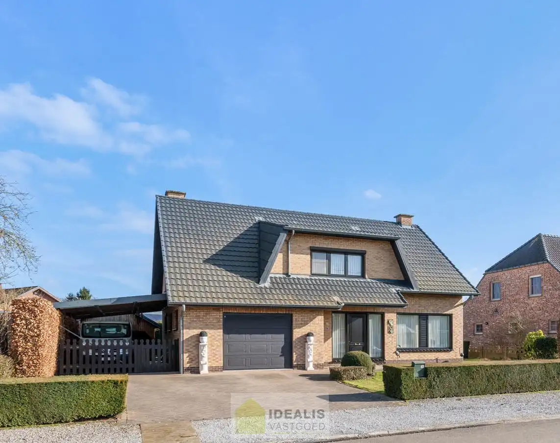 IDEALIS VASTGOED – PERFECT ONDERHOUDEN EN INSTAPKLARE GEZINSWONING MET 4 SLAAPKAMERS, 2 BADKAMERS EN EEN MOOIE WOONOPPERVLAKTE VAN +- 185M² OP EEN AANGENAAM EN RUSTIG GELEGEN PERCEEL VAN 6A 80CA OP GEGEERDE LOCATIE IN ACHEL! foto 3