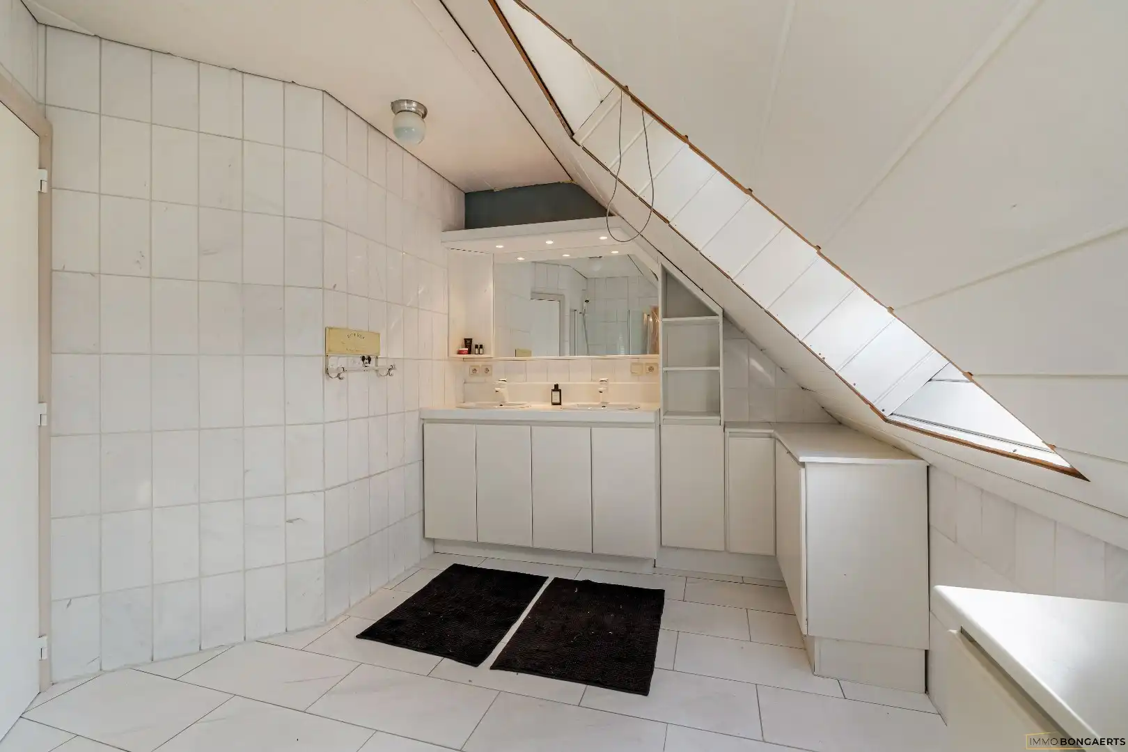 Ruime gezinswoning met 3 slaapkamers foto 23