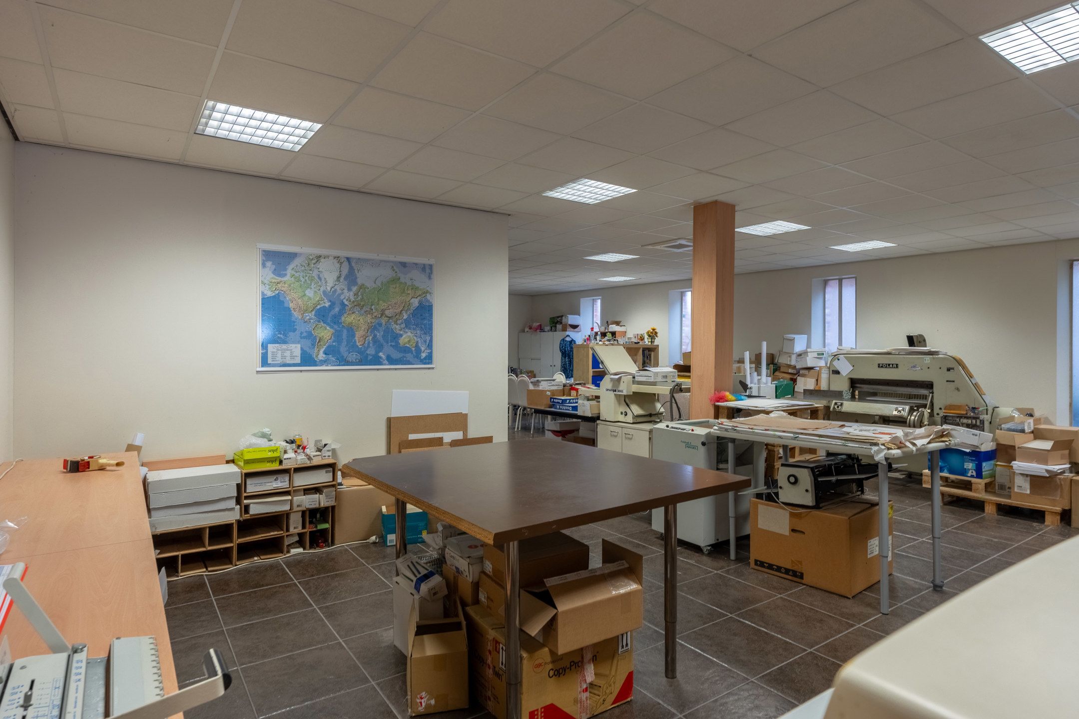 Verrassend ruime handelswoning met bovenliggend appartement. foto 11