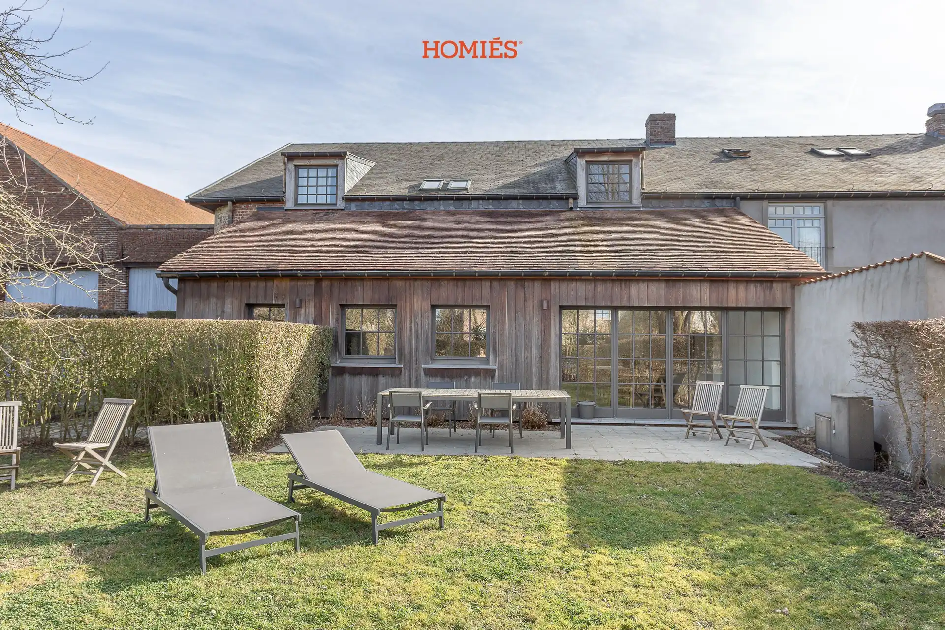 Prachtig landhuis met 4 slaapkamers en 4 badkamers foto {{pictureIndex}}