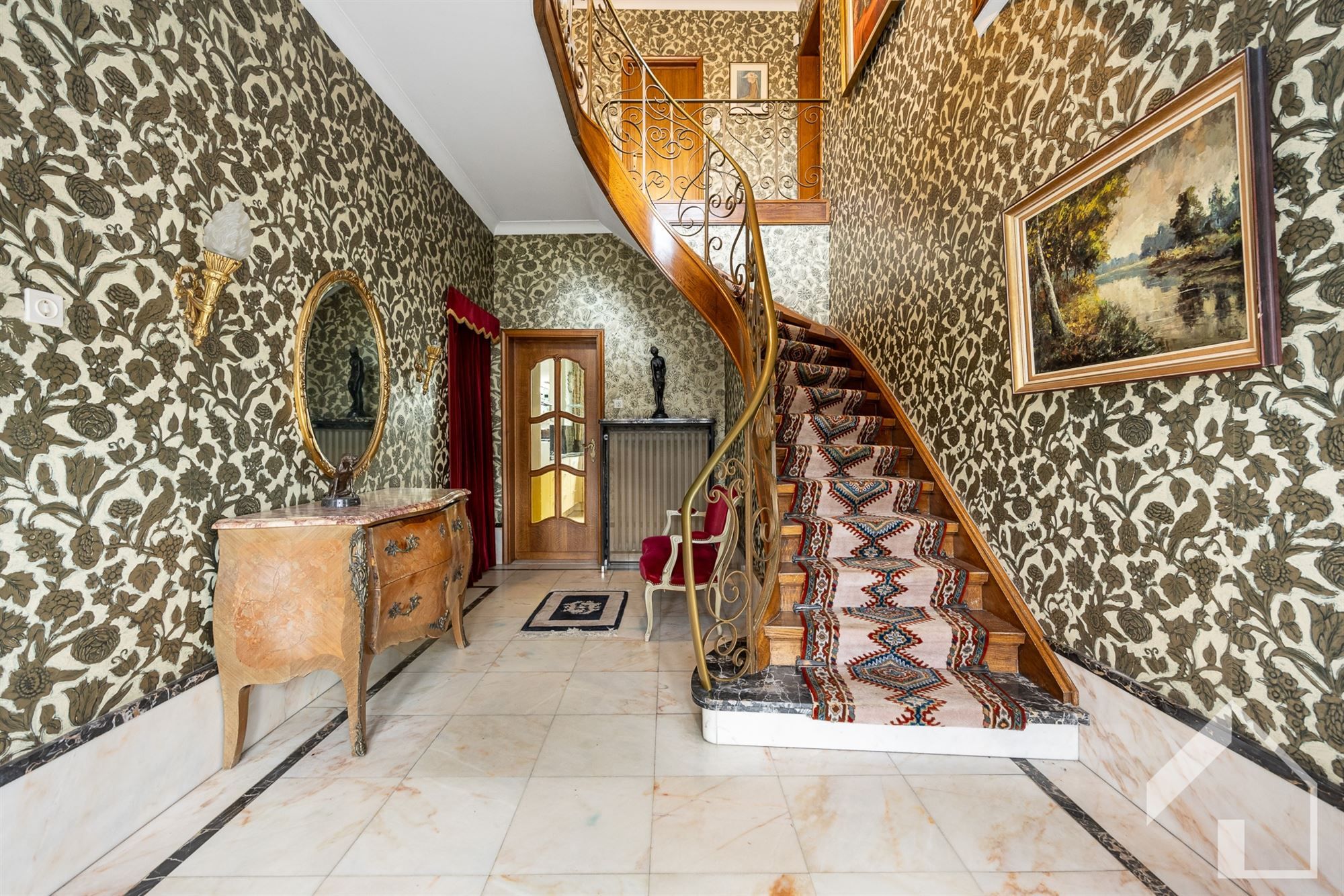 Te renoveren, karaktervolle villa in het centrum van Pulle foto 3