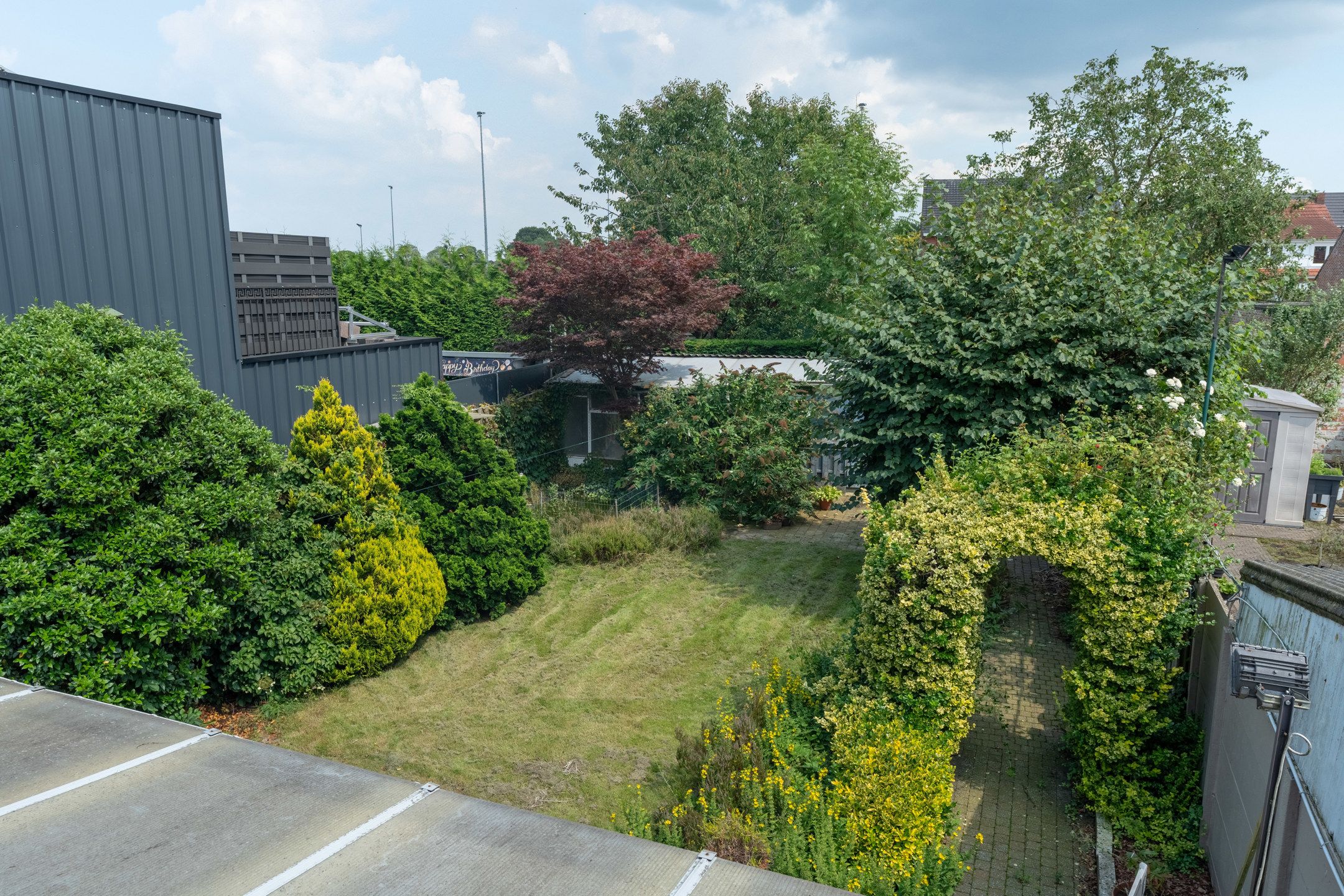 Te renoveren woning met 3 slpks op mooi perceel van 295 m² foto 3