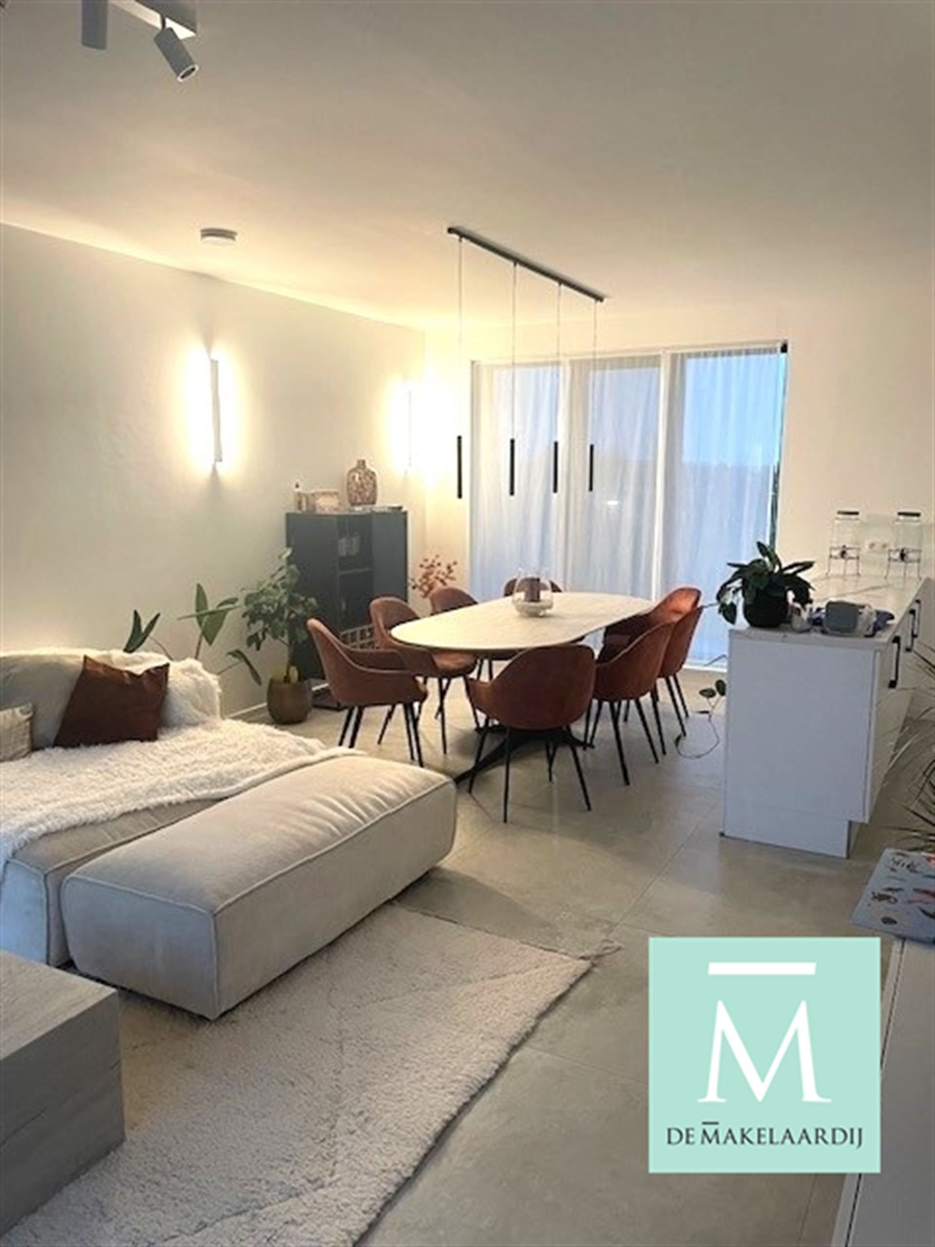 Super gezellig nieuwbouwappartement met 2 slaapkamers en groot terras op toplocatie! foto {{pictureIndex}}