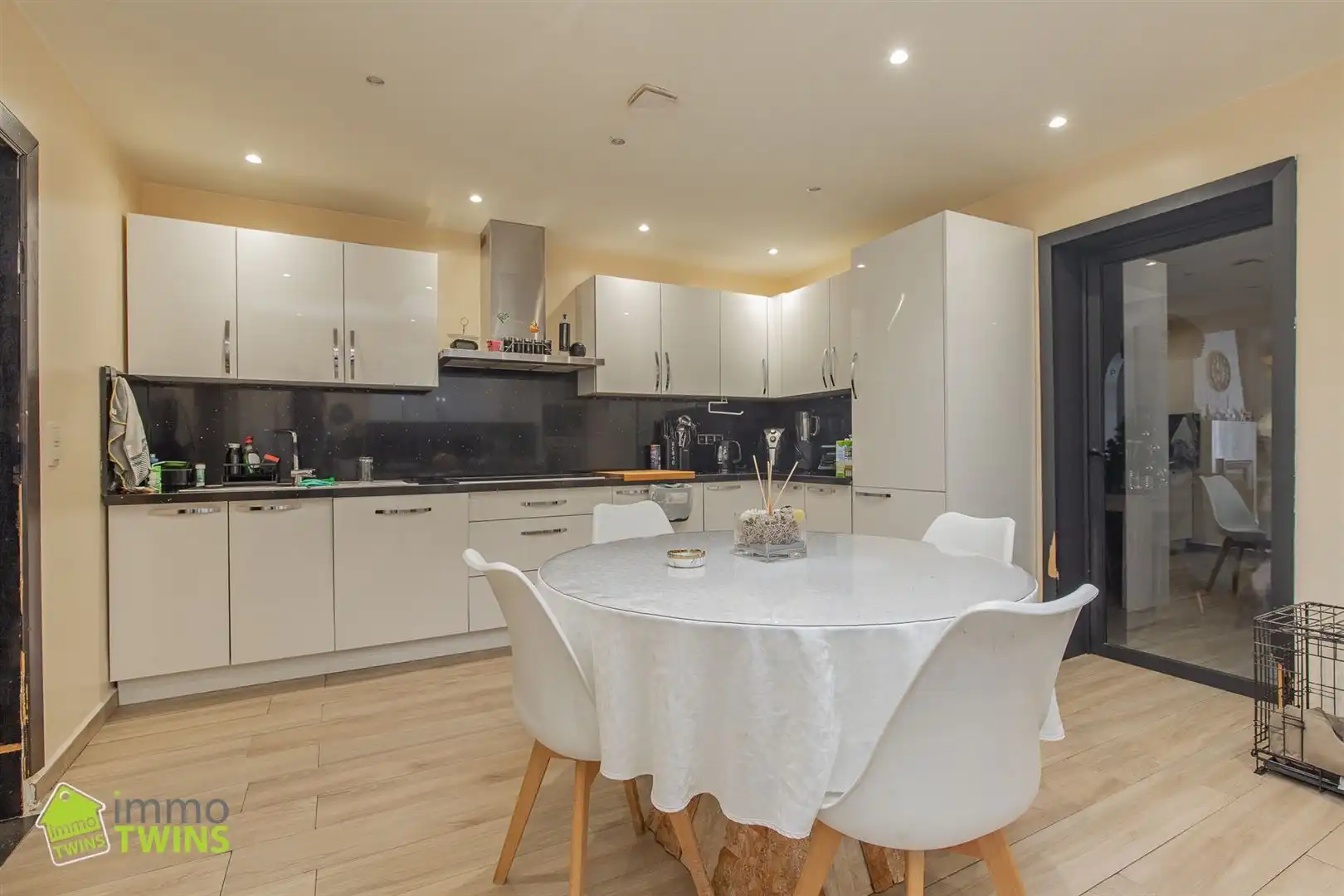 Gerenoveerde gezinswoning met tuin in Lebbeke  foto 4