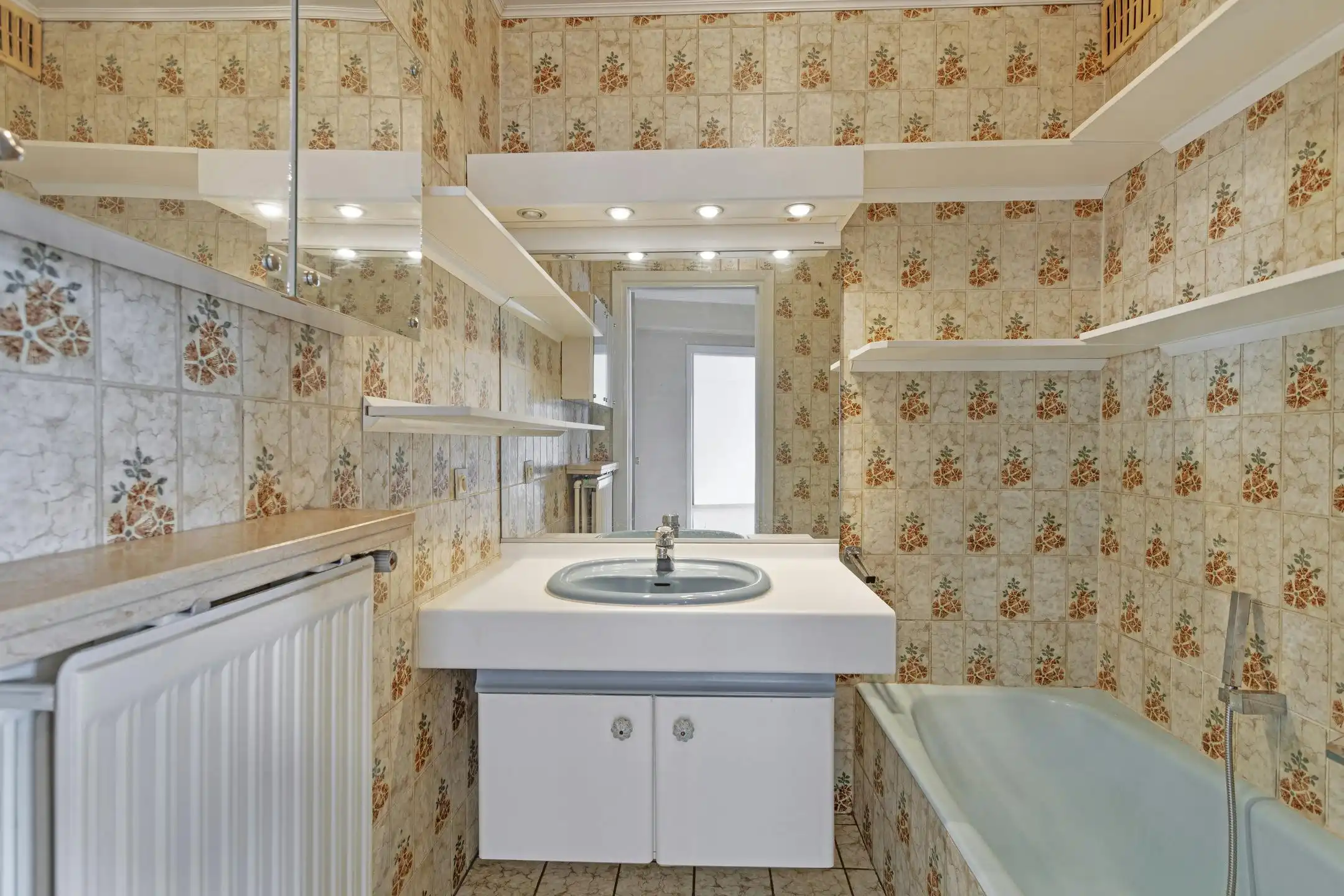 Instapklaar appartement met 2 slaapkamers te Roeselare. foto 11