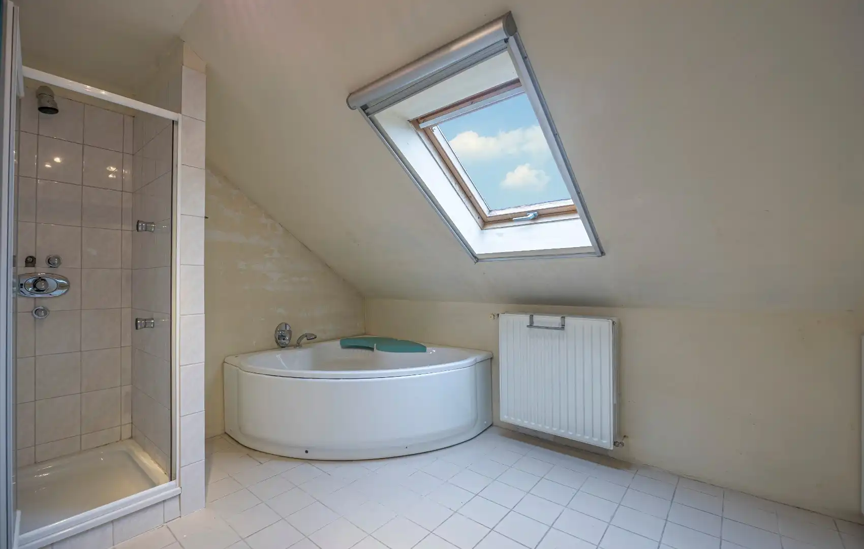Mooie eigendom op 446 m² met goede locatie - 3 slaapkamers, garage, tuin foto 17