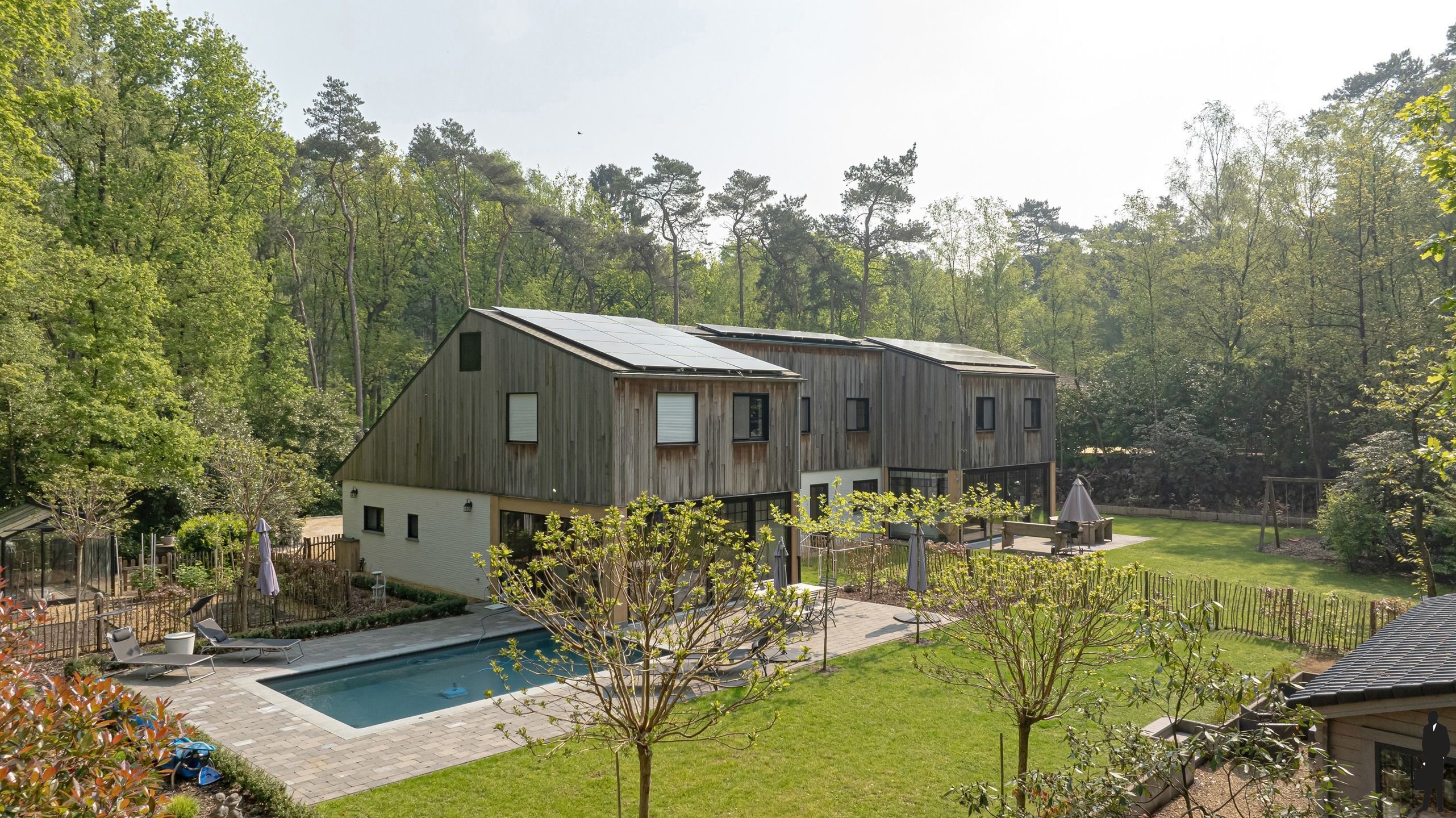 Volledige gerenoveerde villa te koop foto 2
