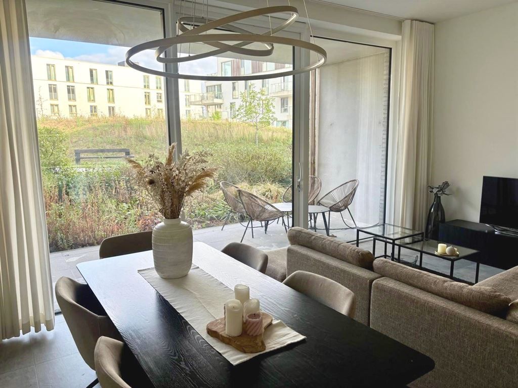 Recent gelijkvloers appartement foto {{pictureIndex}}