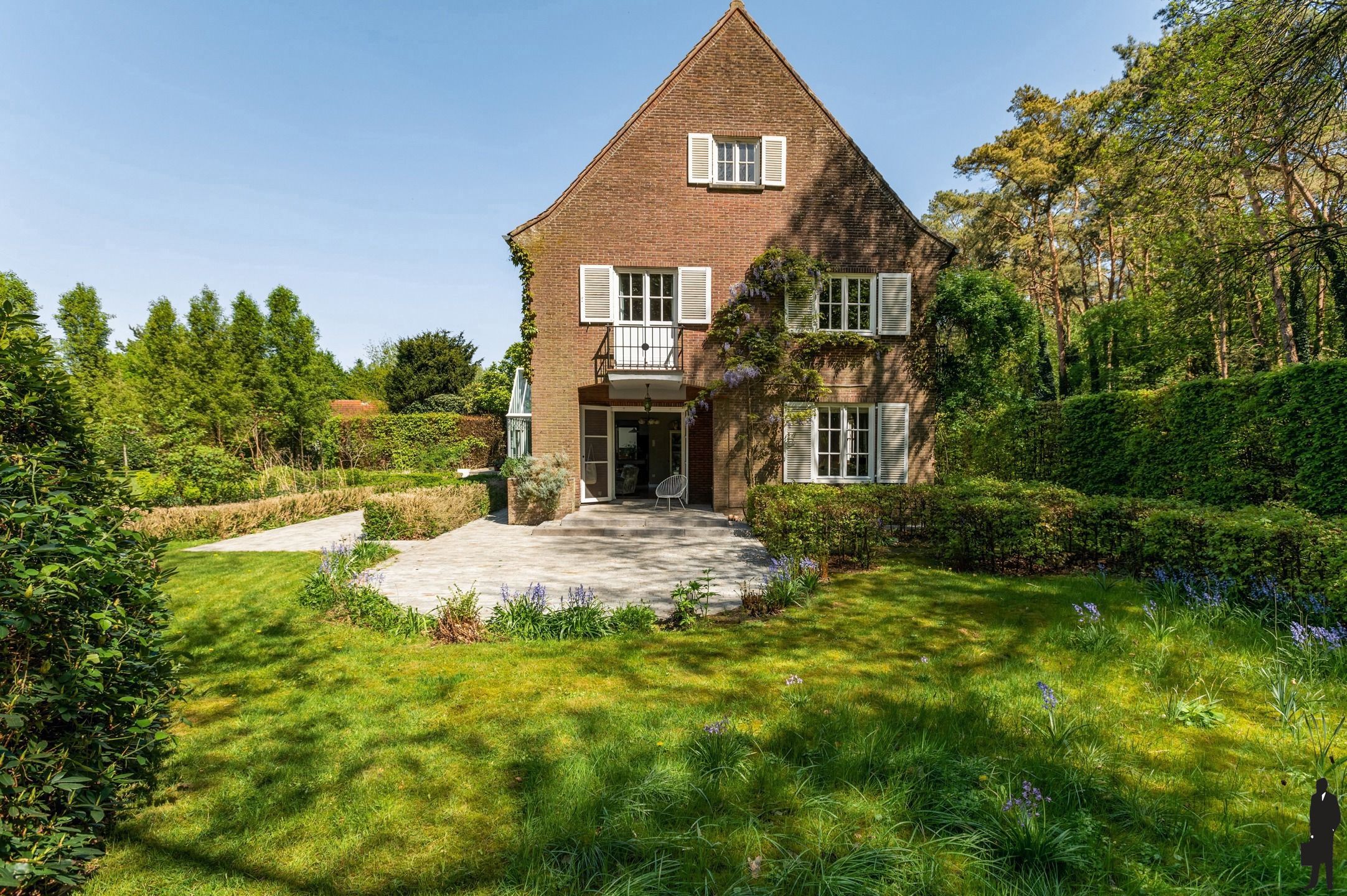 AUTHENTIEKE VILLA MET PARKTUIN EN VERKAVELINGSPOTENTIEEL foto 4