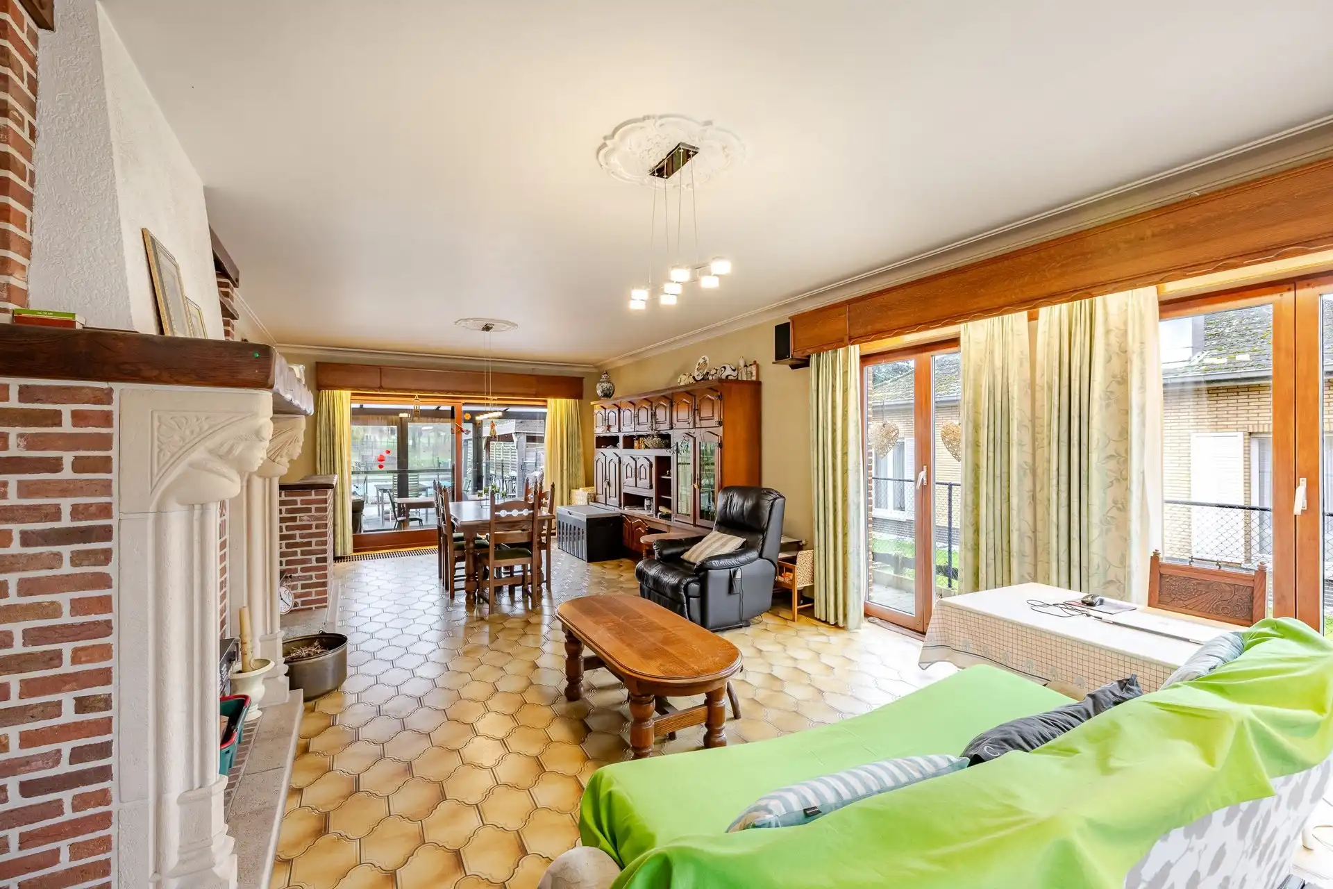 Charmante villa met zwembad op een mooi perceel van 942 m²  foto 10