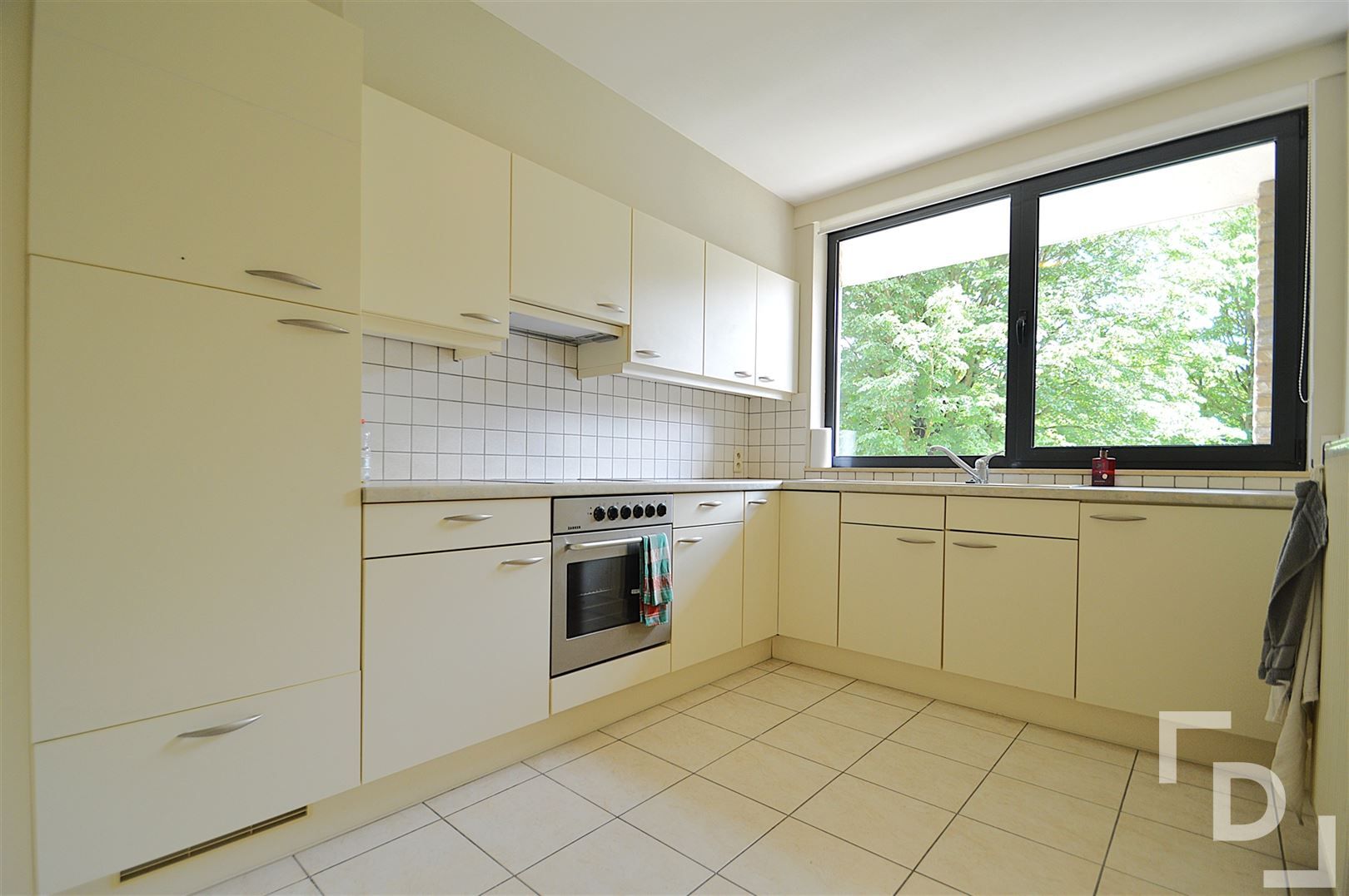 Appartement te huur op centrale locatie te Ieper. foto 5