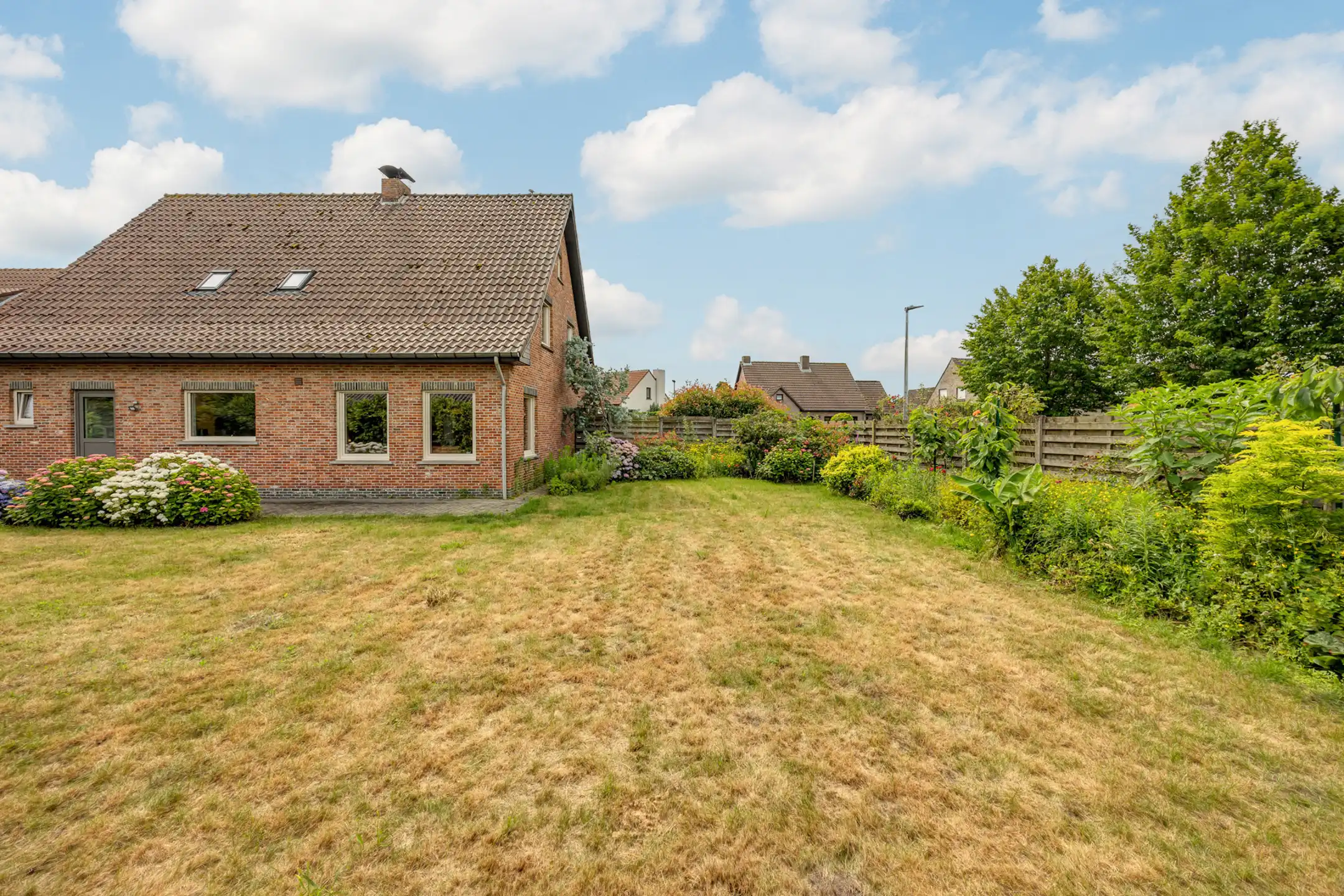 Instapklare woning met 4 slaapkamers op 865 m² foto 38